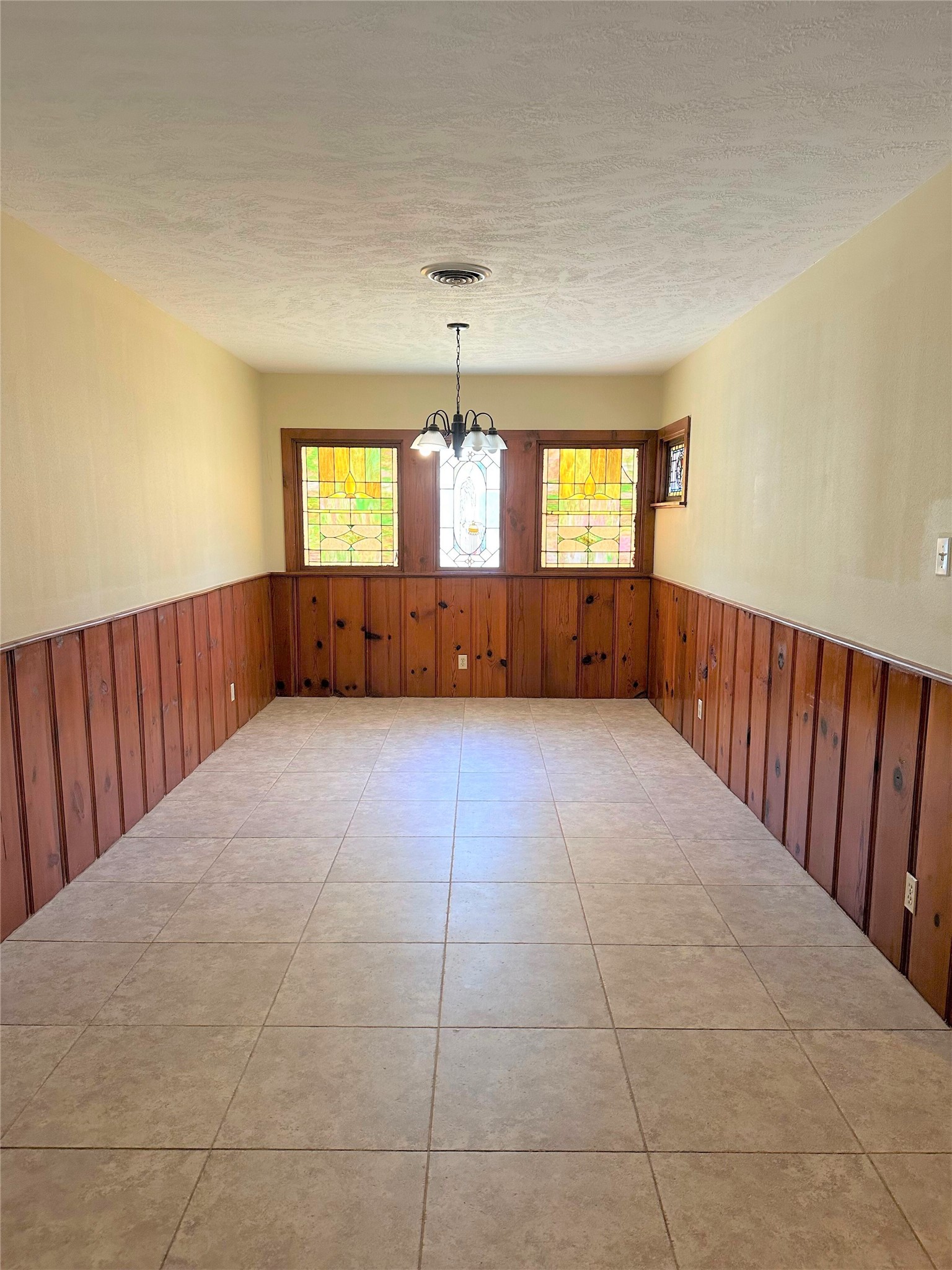 Extra-large formal dining room that was added onto the home.  Would also make great flex space if dining room not needed.