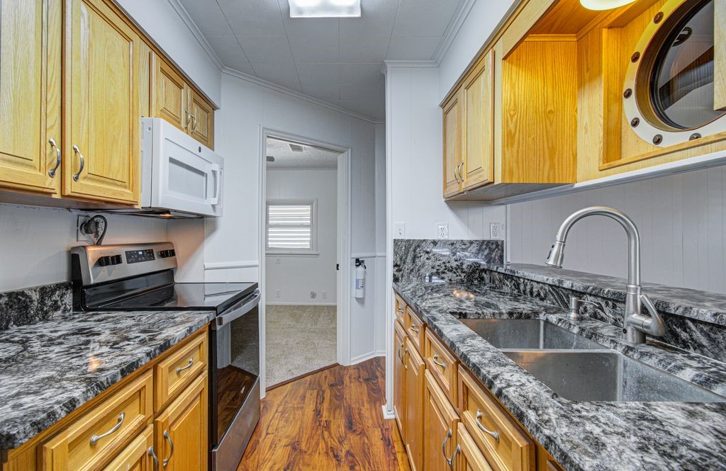 5216-4 County Road 469, Brazoria, TX 77422