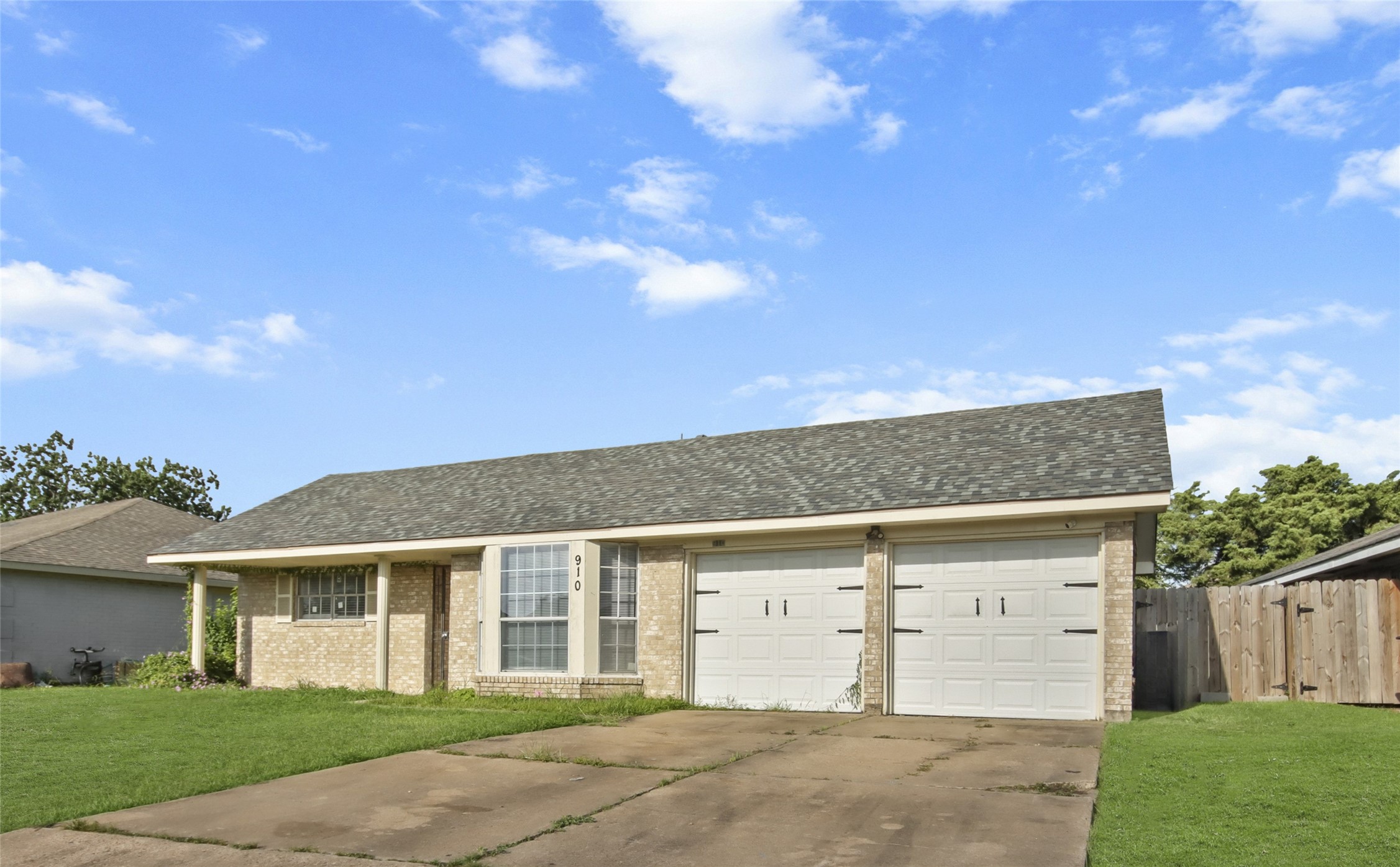 Thank you for viewing our listing. We'd love to show you this home! Call us today to schedule your private showing.