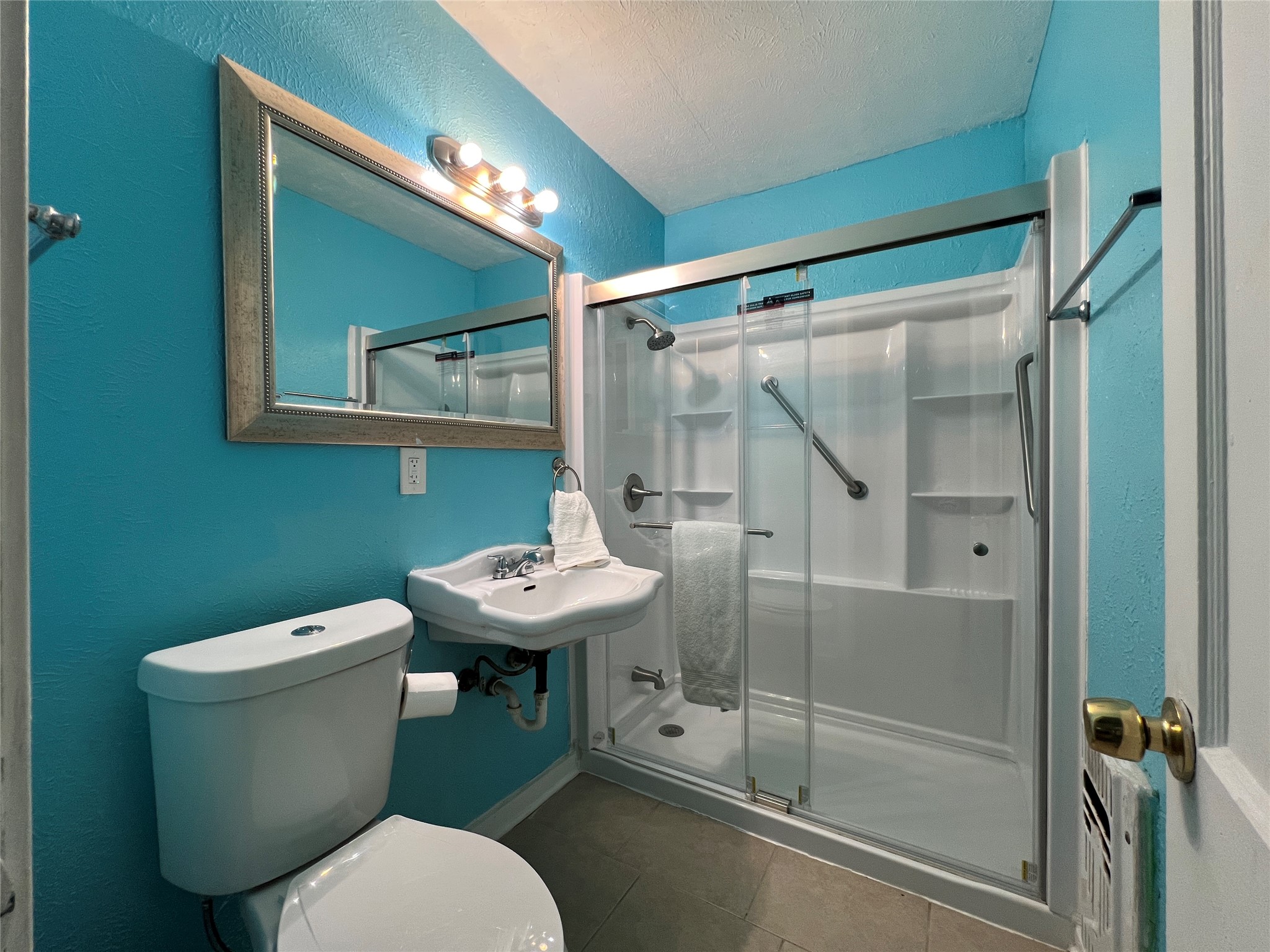 5313 Bataan Road, Houston, TX 77033