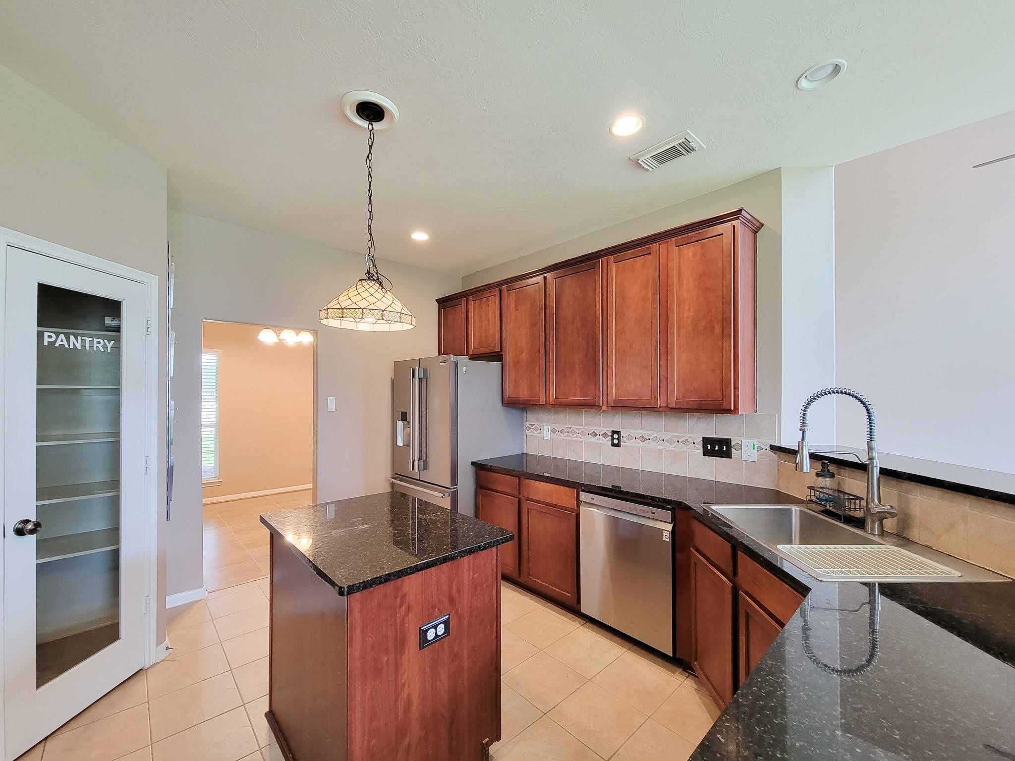 819 Arlington Lane, Rosenberg, TX 77469