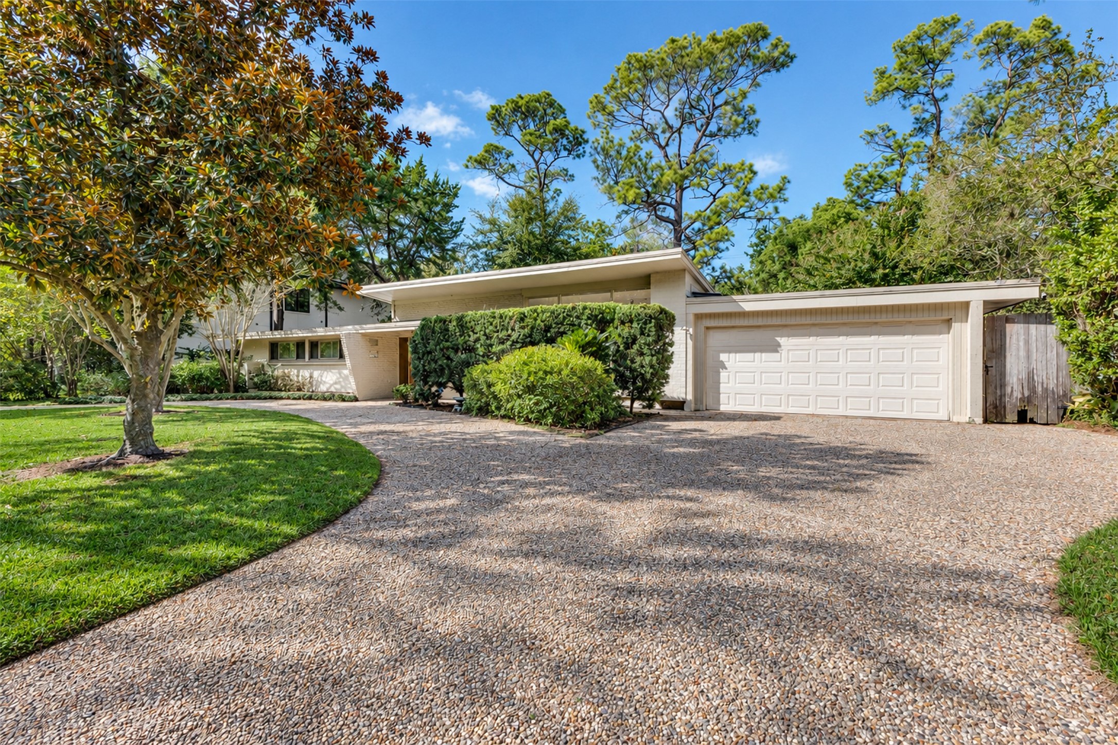 513 Ripple Creek Drive, Houston, TX 77024