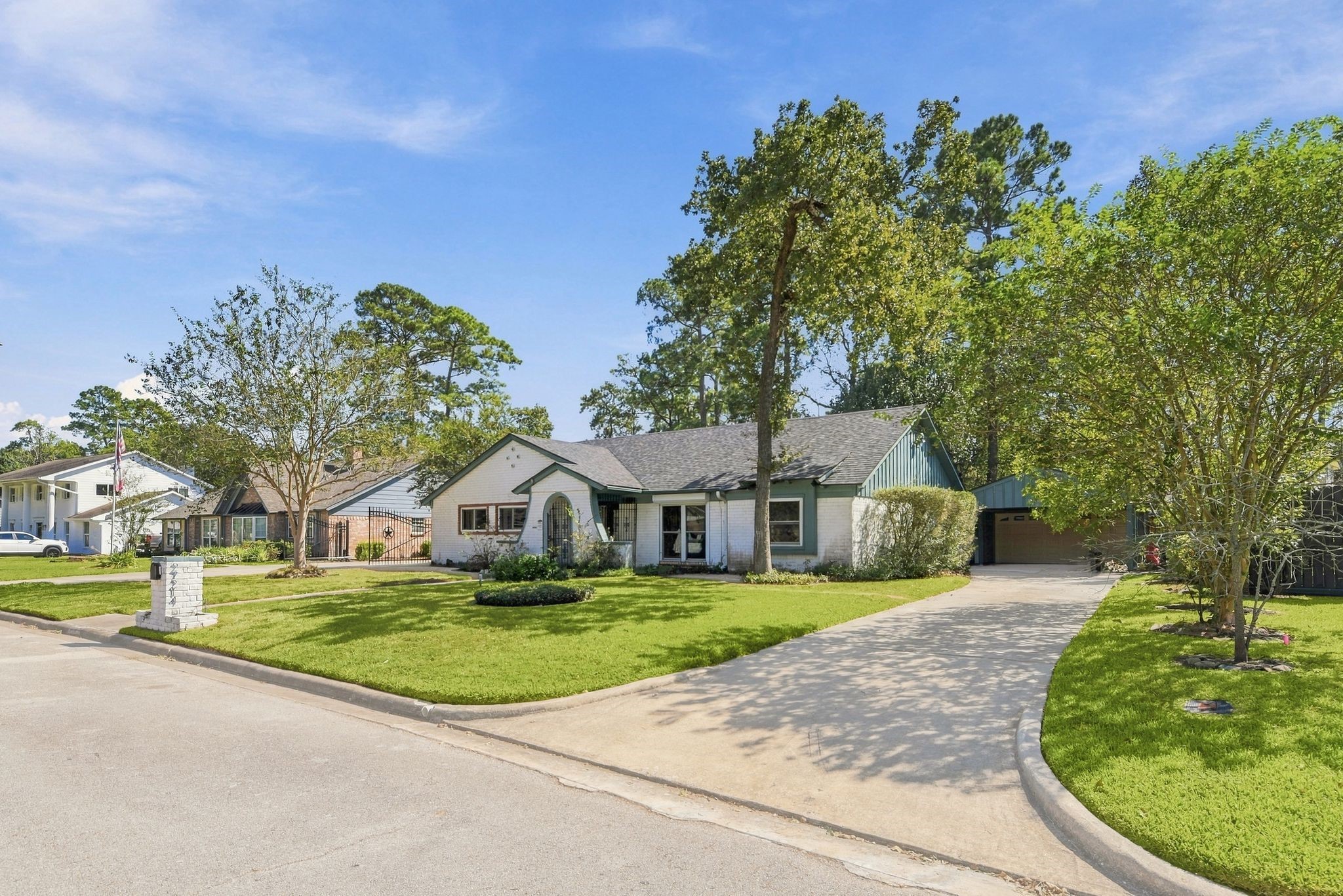27214 Paula Lane, Conroe, TX 77385