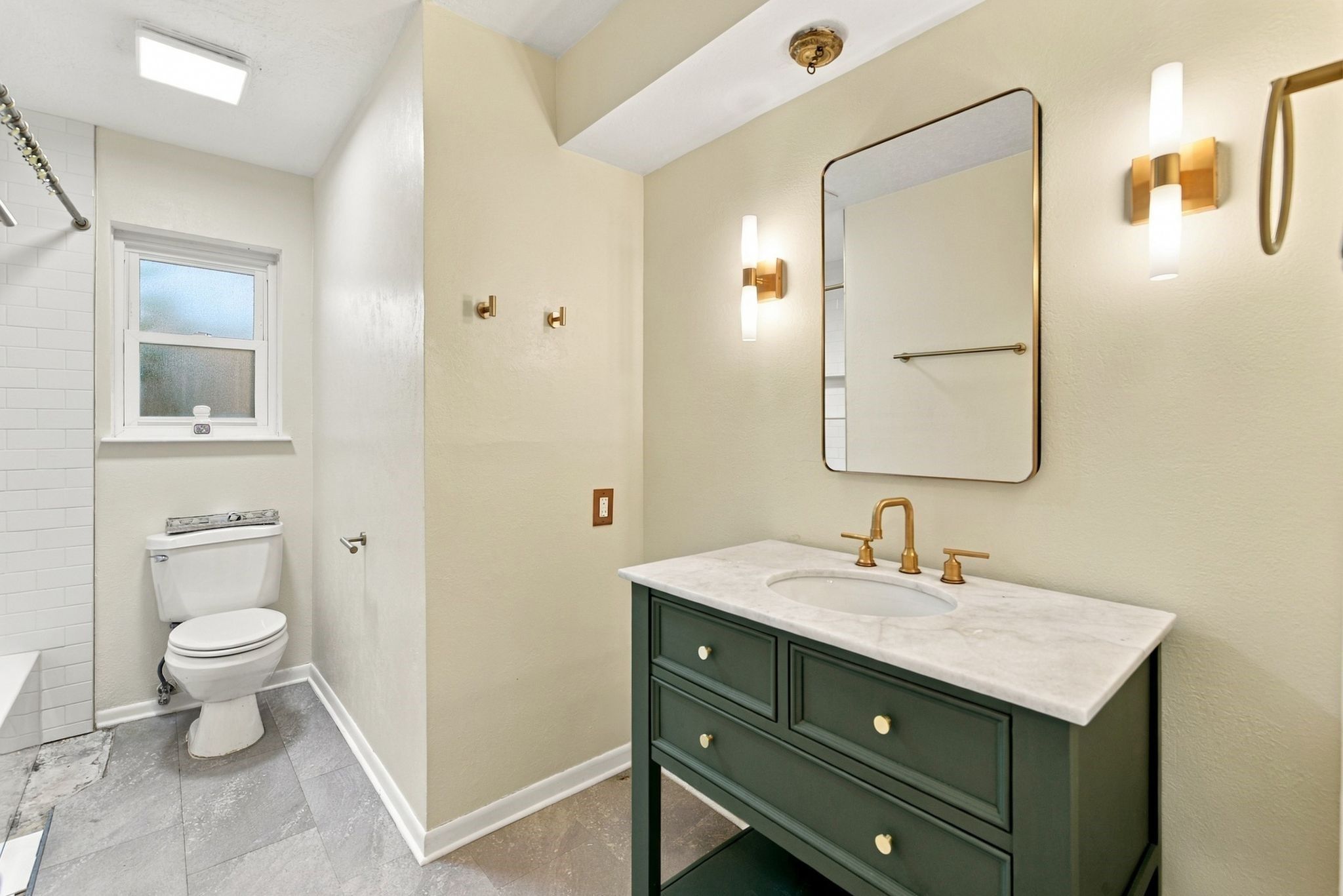 2nd bathroom