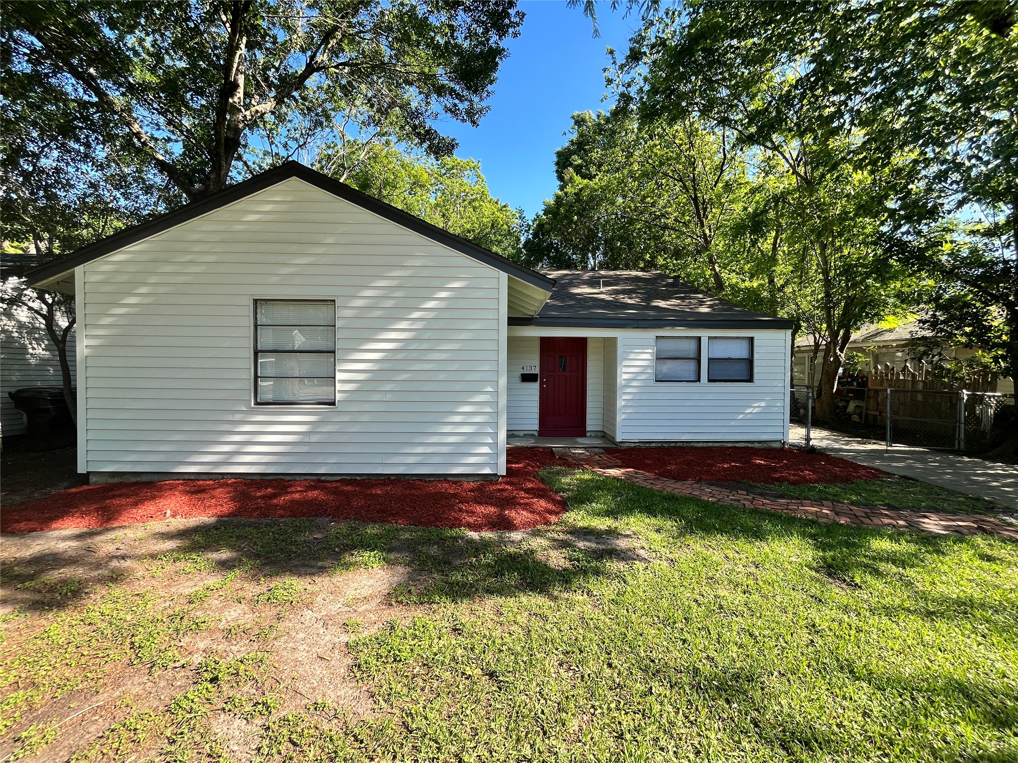 4137 Woodfin Street, Houston, TX 77025 4137 Woodfin Street, Houston, TX 77025
