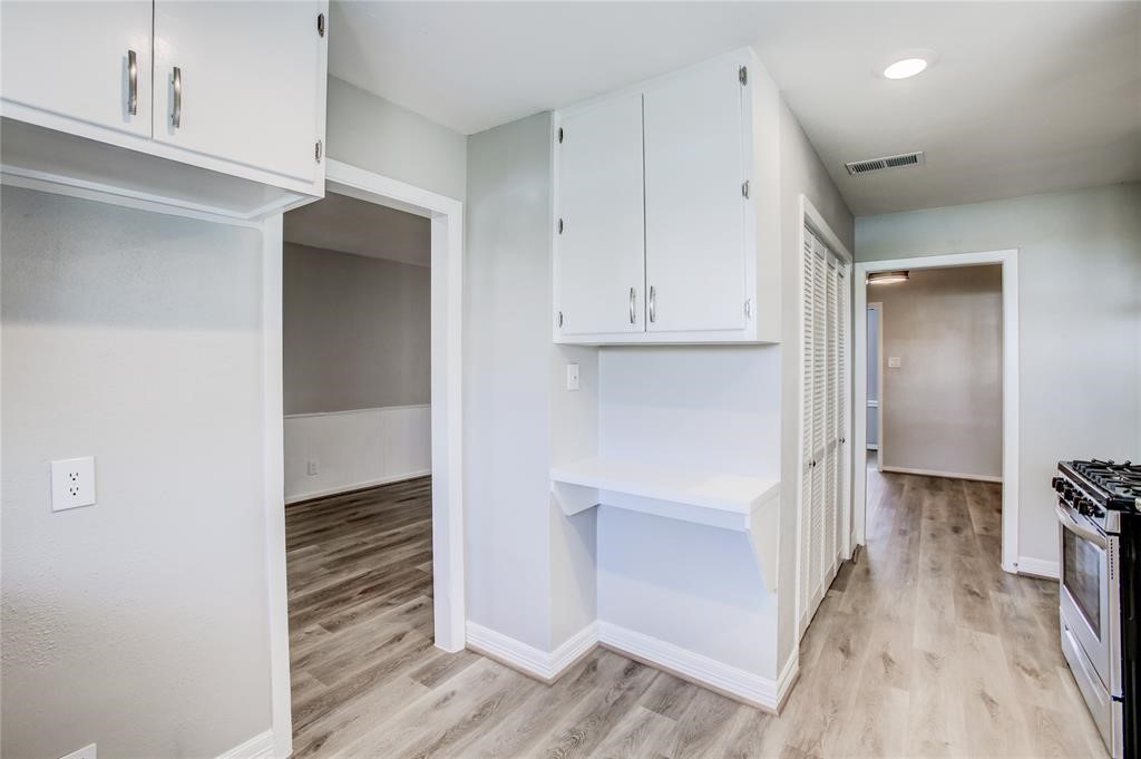 4137 Woodfin Street, Houston, TX 77025 4137 Woodfin Street, Houston, TX 77025