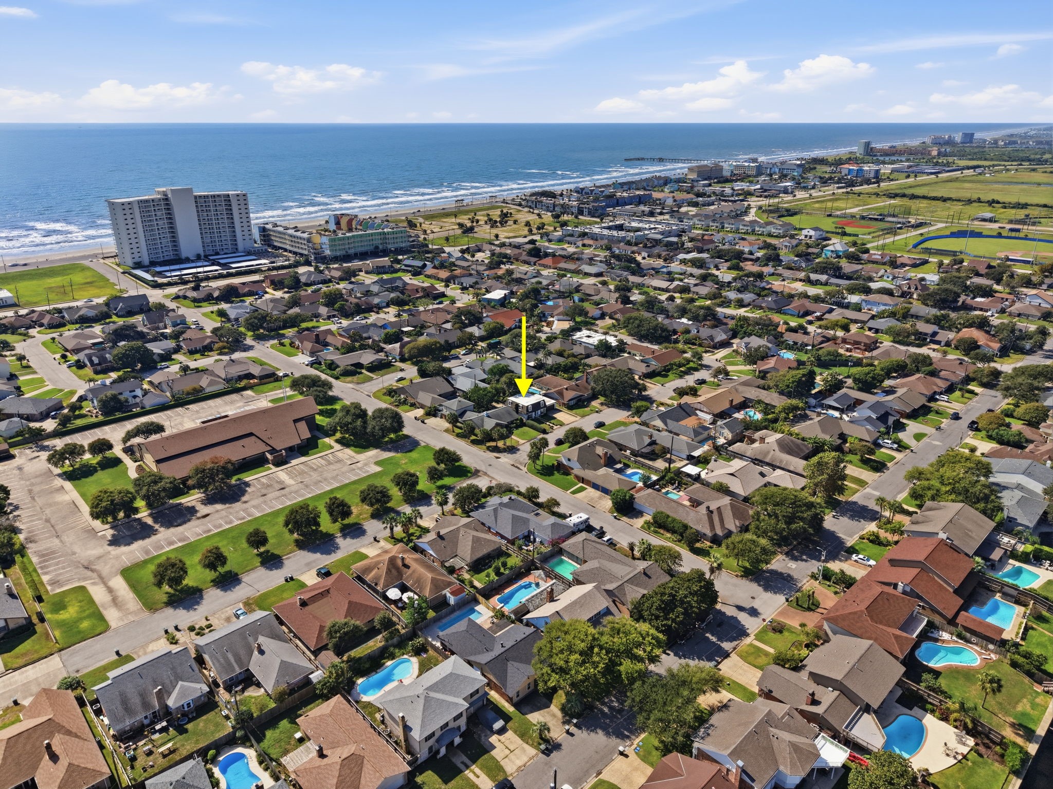 7705 Beaudelaire Circle, Galveston, TX 77551