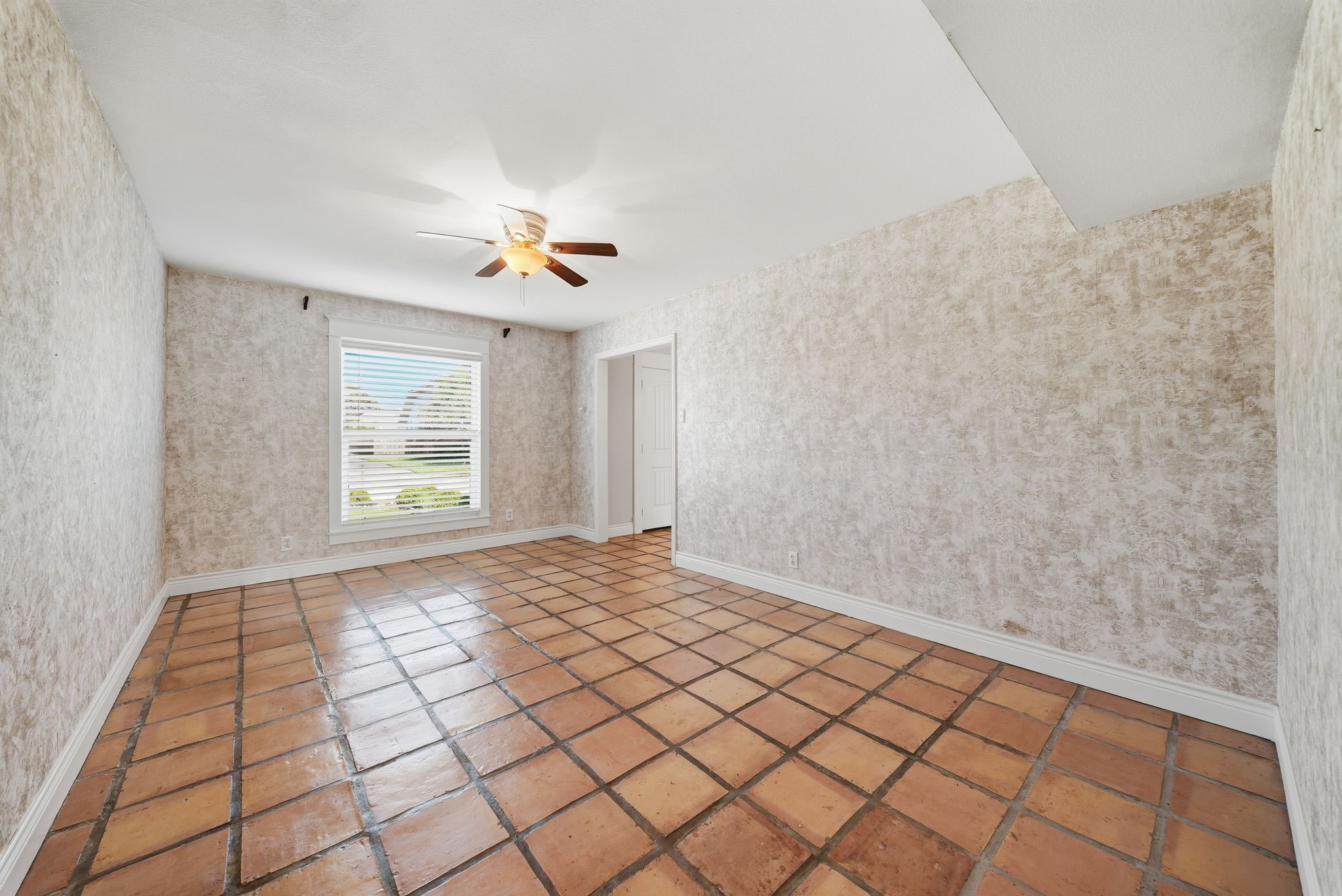 7705 Beaudelaire Circle, Galveston, TX 77551