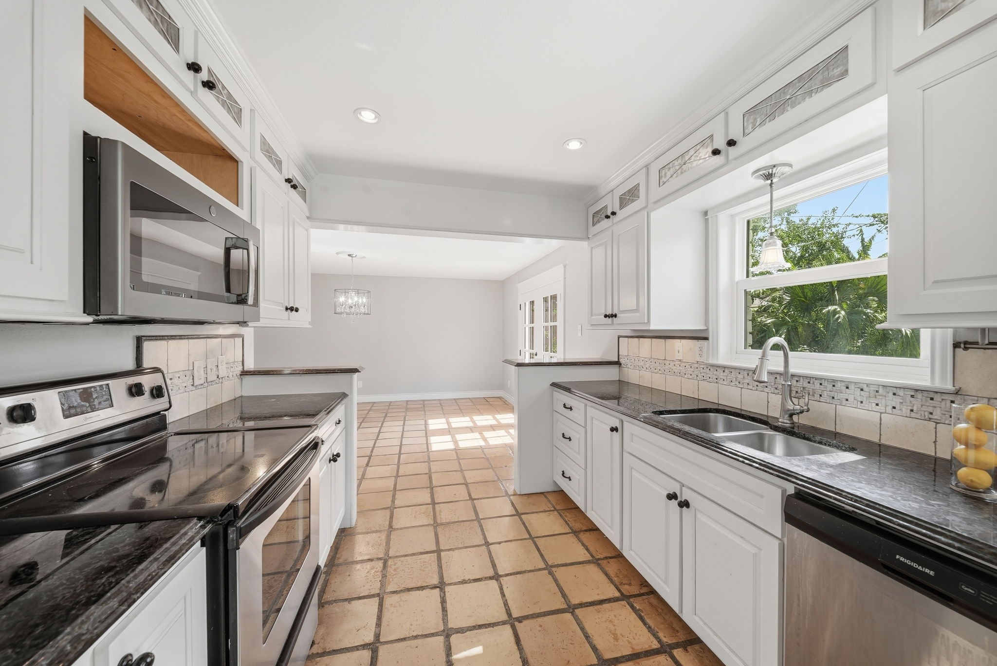 7705 Beaudelaire Circle, Galveston, TX 77551