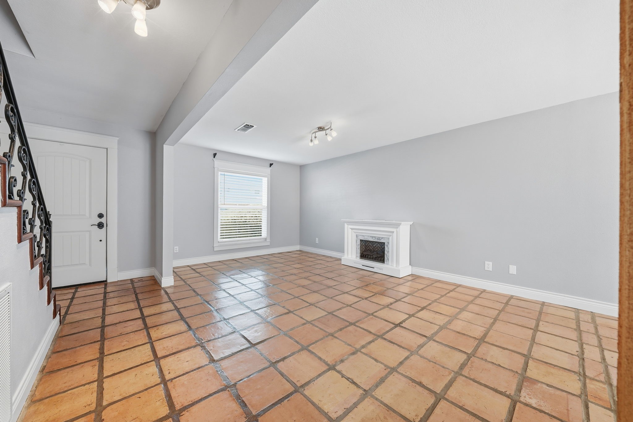7705 Beaudelaire Circle, Galveston, TX 77551