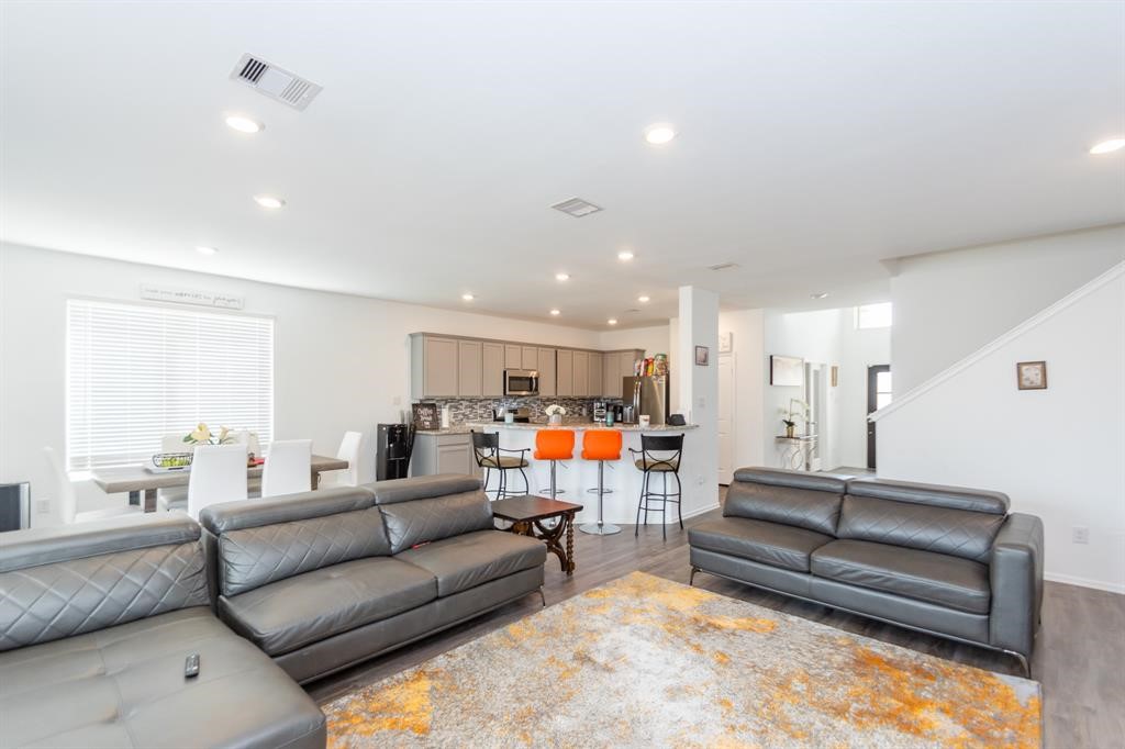 5007 Dunstable Manor Lane, Fresno, TX 77583 5007 Dunstable Manor Lane, Fresno, TX 77583