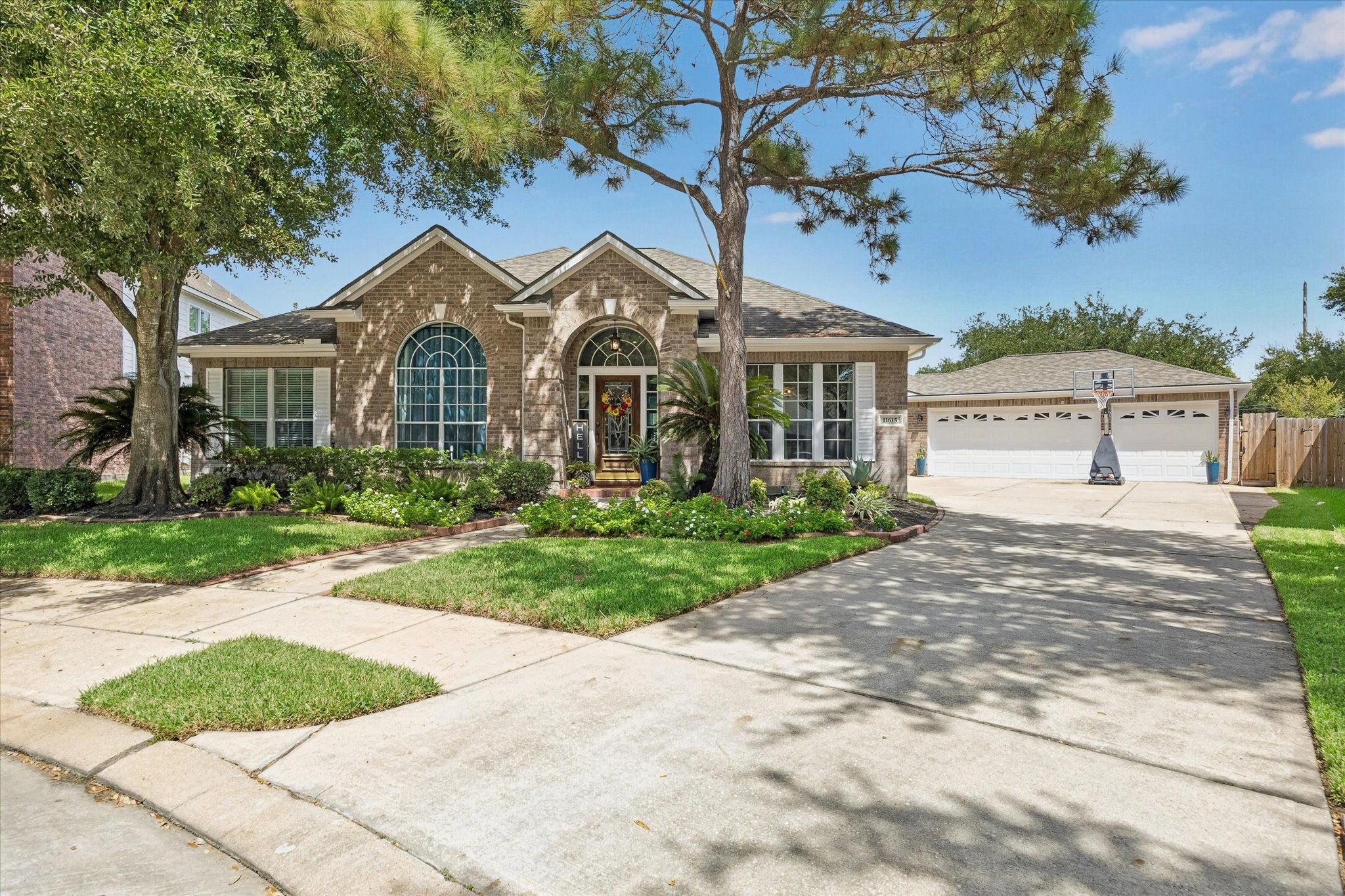 Situated on a corner cul-de-sac lot. This home has ample parking and a 3 car-detached garage.