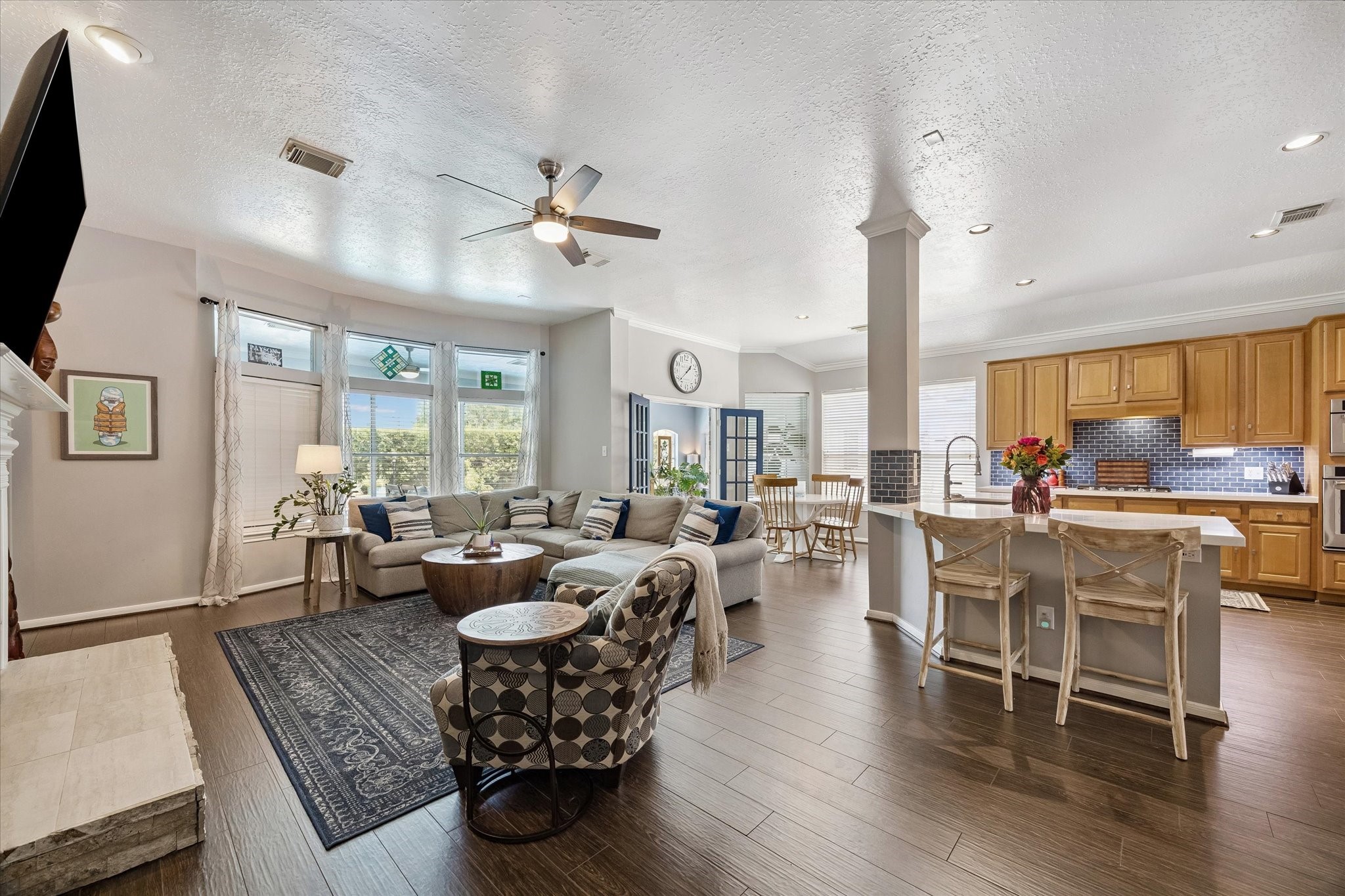 The home features an open-concept, kitchen-living room combo.