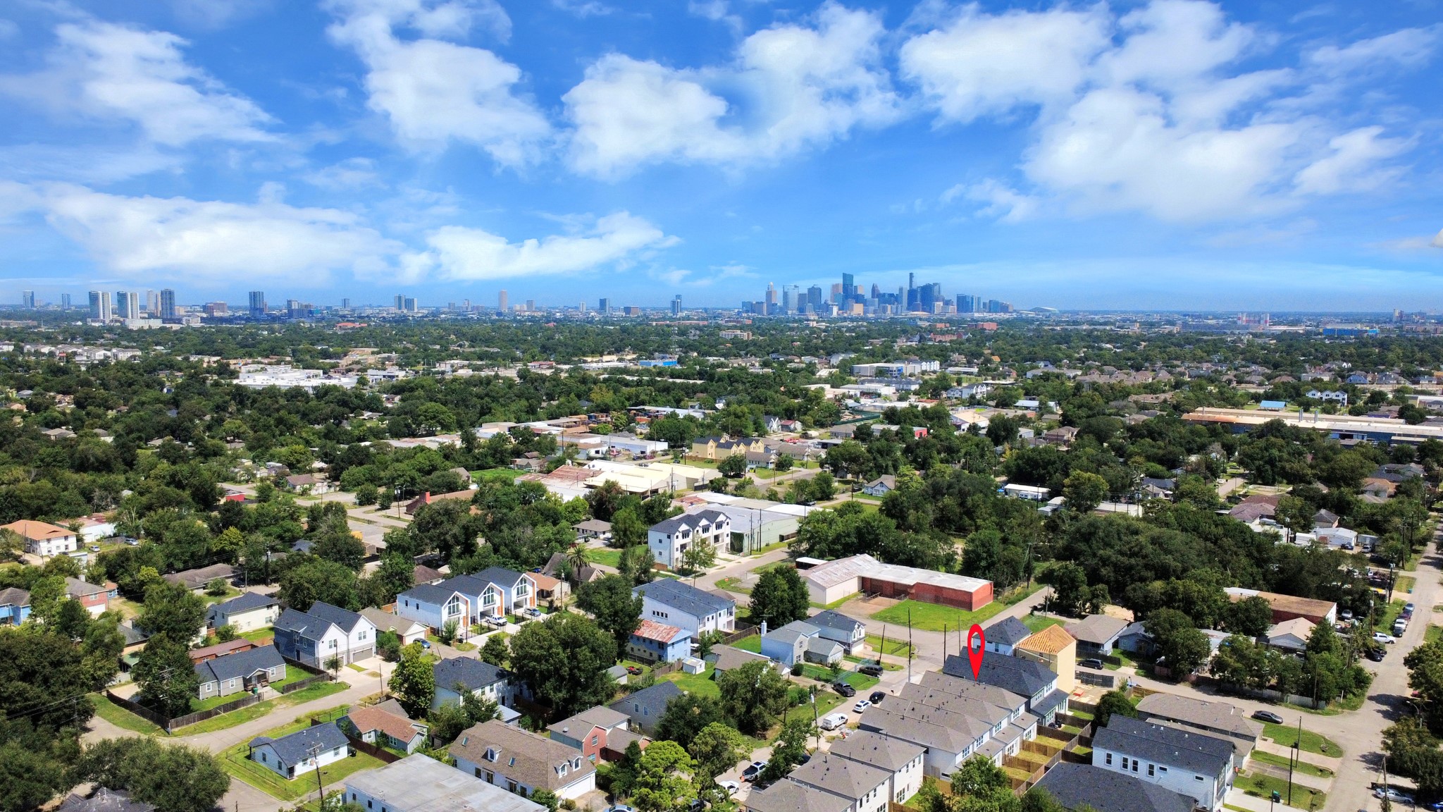 Located in Houstons rapidly growing University Area, just minutes from Downtown and the Texas Medical Center. Located in Houstons rapidly growing University Area, just minutes from Downtown and the Texas Medical Center.