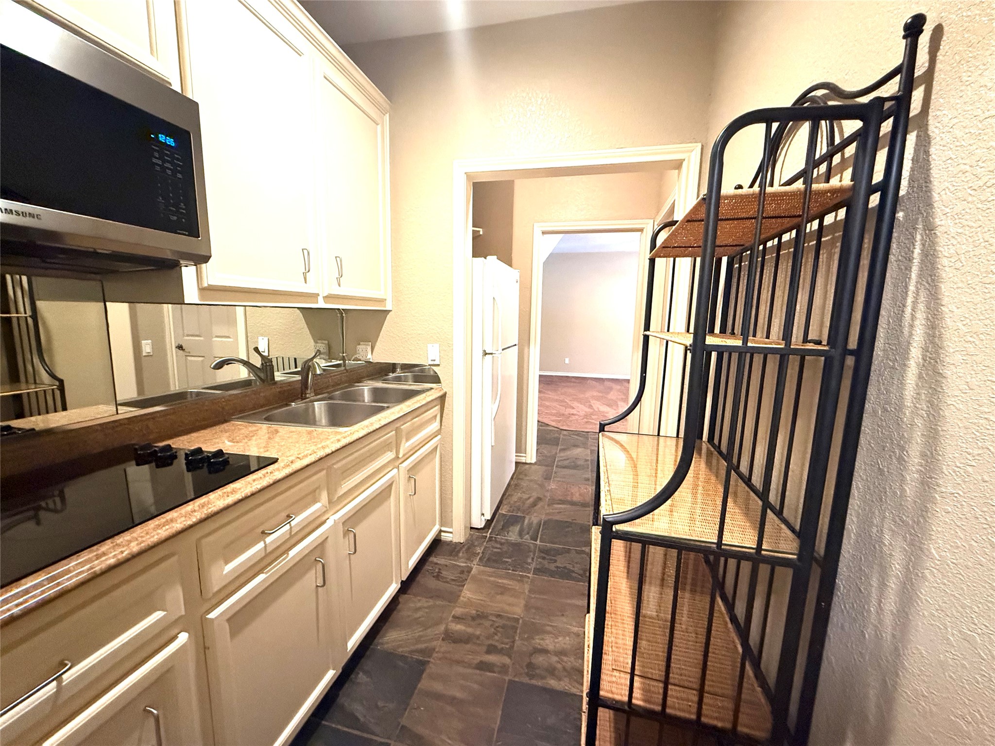 3040 Bayshore Drive, #3, Bacliff, TX 77518 3040 Bayshore Drive, #3, Bacliff, TX 77518