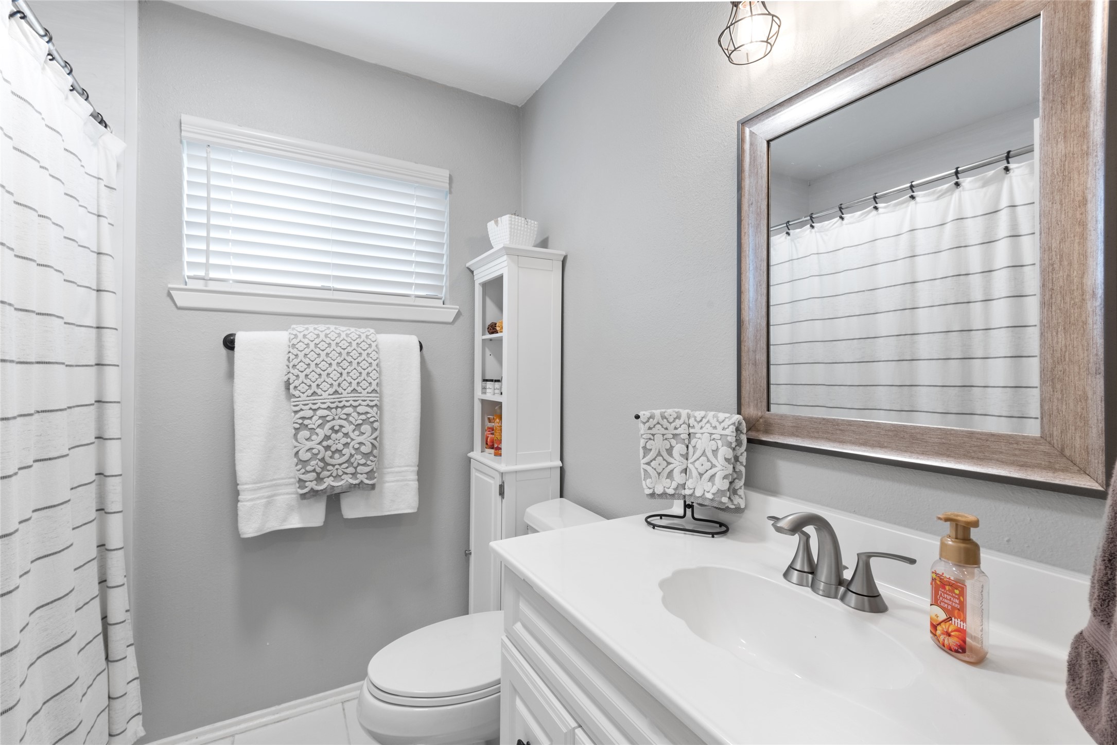 105 Sweetgum Street, League City, TX 77573