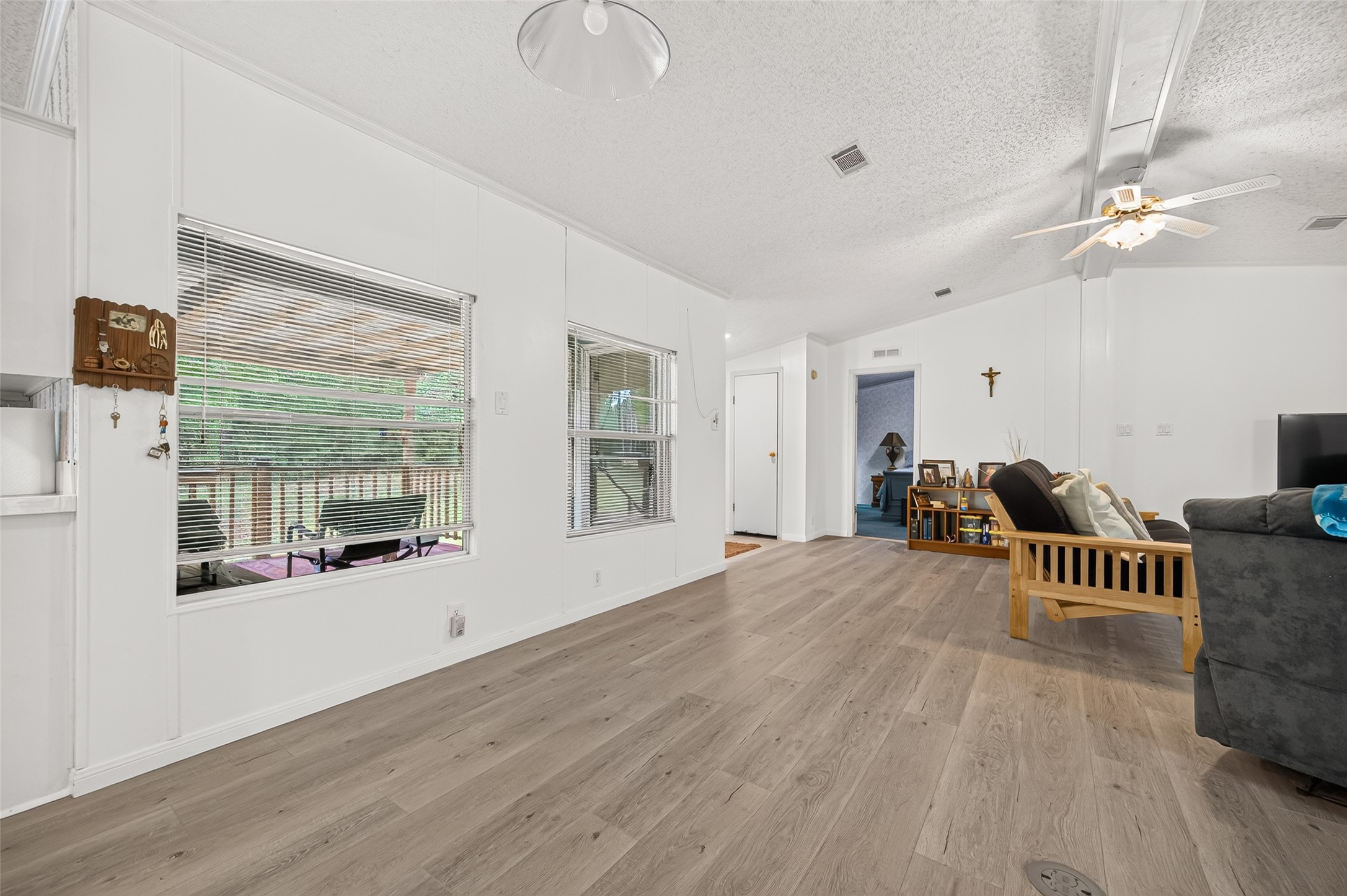 189 Hall Drive S, Montgomery, TX 77316