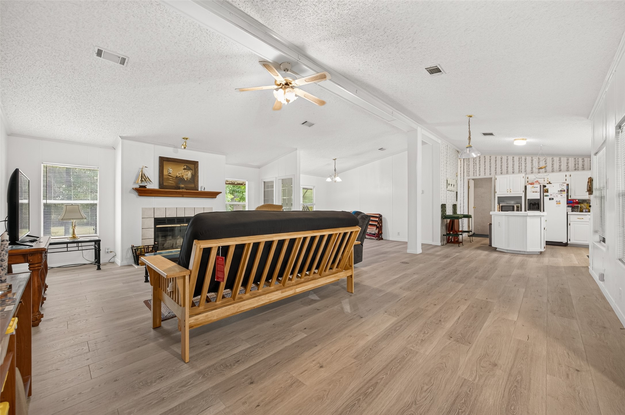 189 Hall Drive S, Montgomery, TX 77316