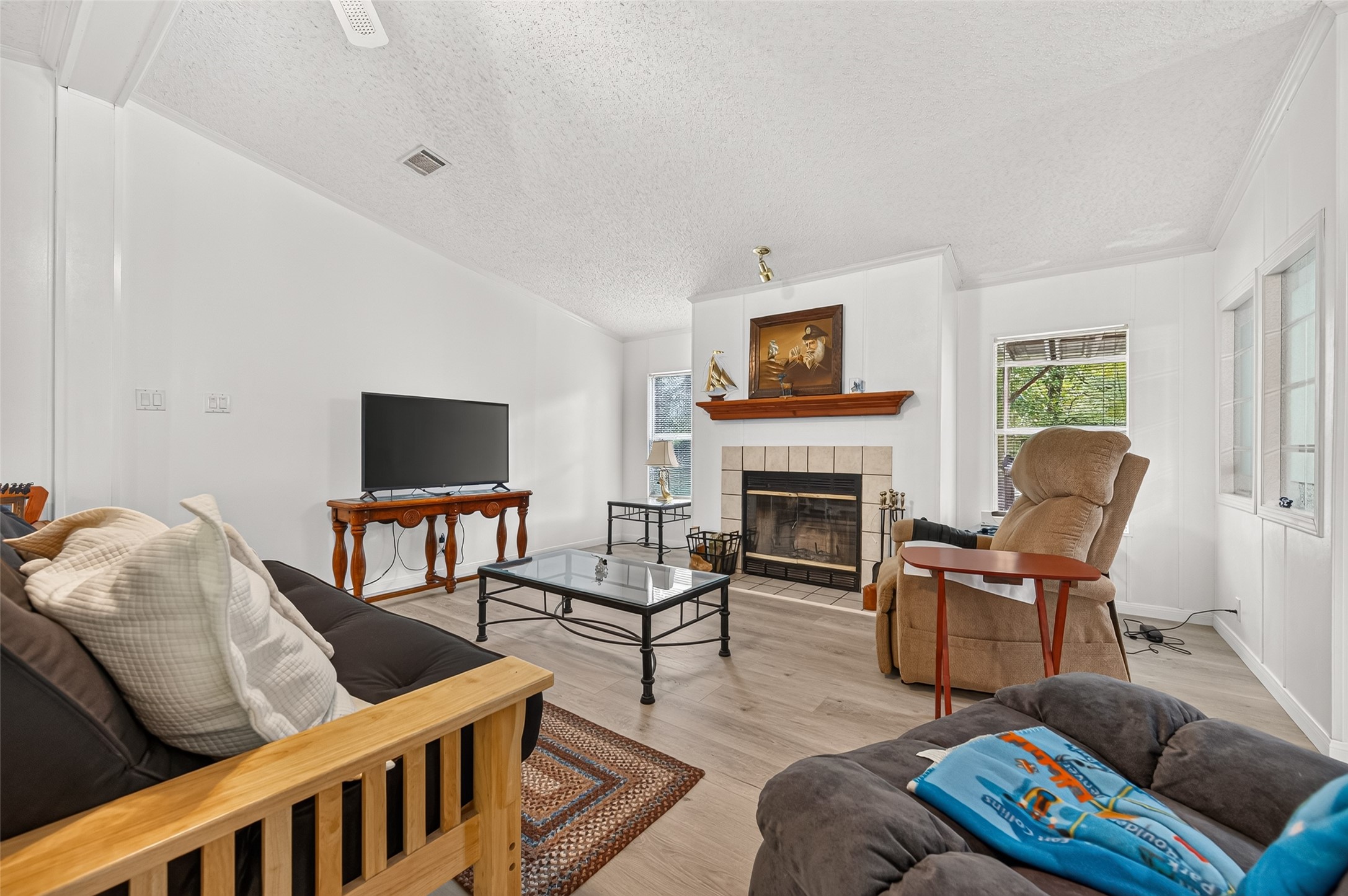 189 Hall Drive S, Montgomery, TX 77316