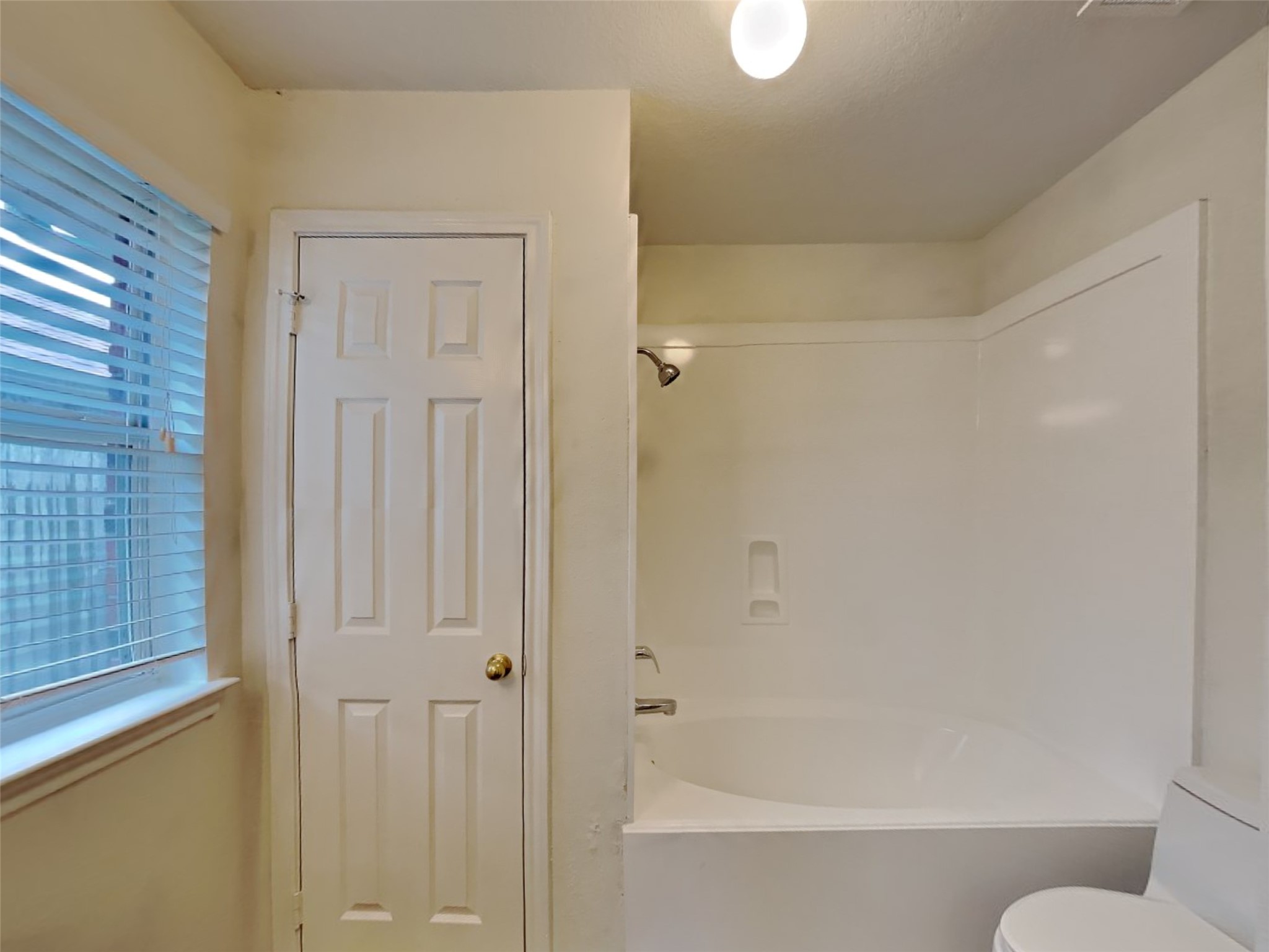 311 Green Isle Avenue, Dickinson, TX 77539