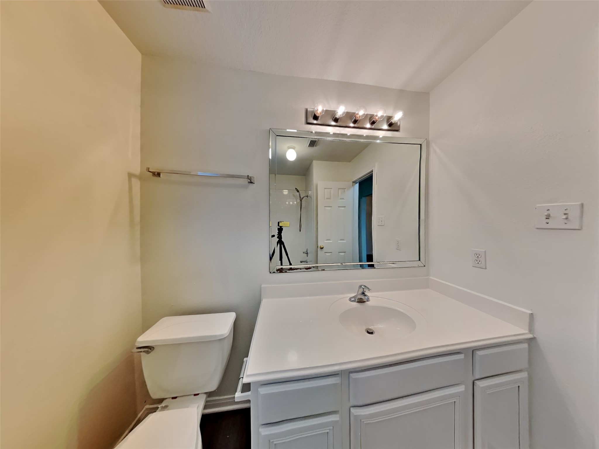 311 Green Isle Avenue, Dickinson, TX 77539
