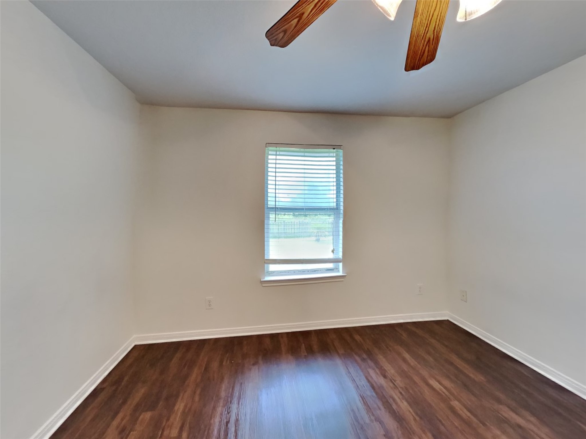 311 Green Isle Avenue, Dickinson, TX 77539