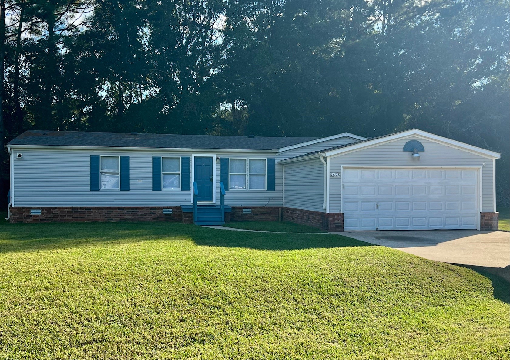 Welcome to 16128 Lone Star Ranch.