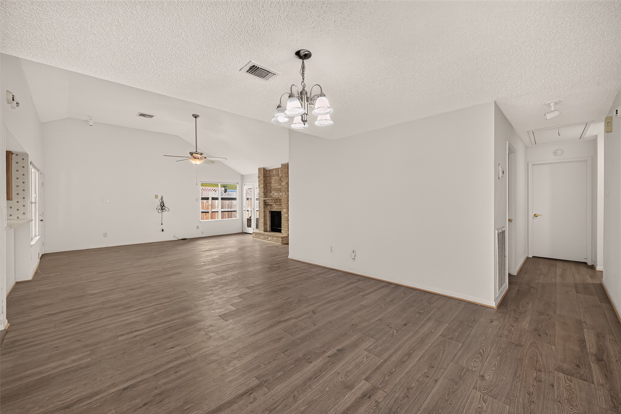 Living/Dining Area