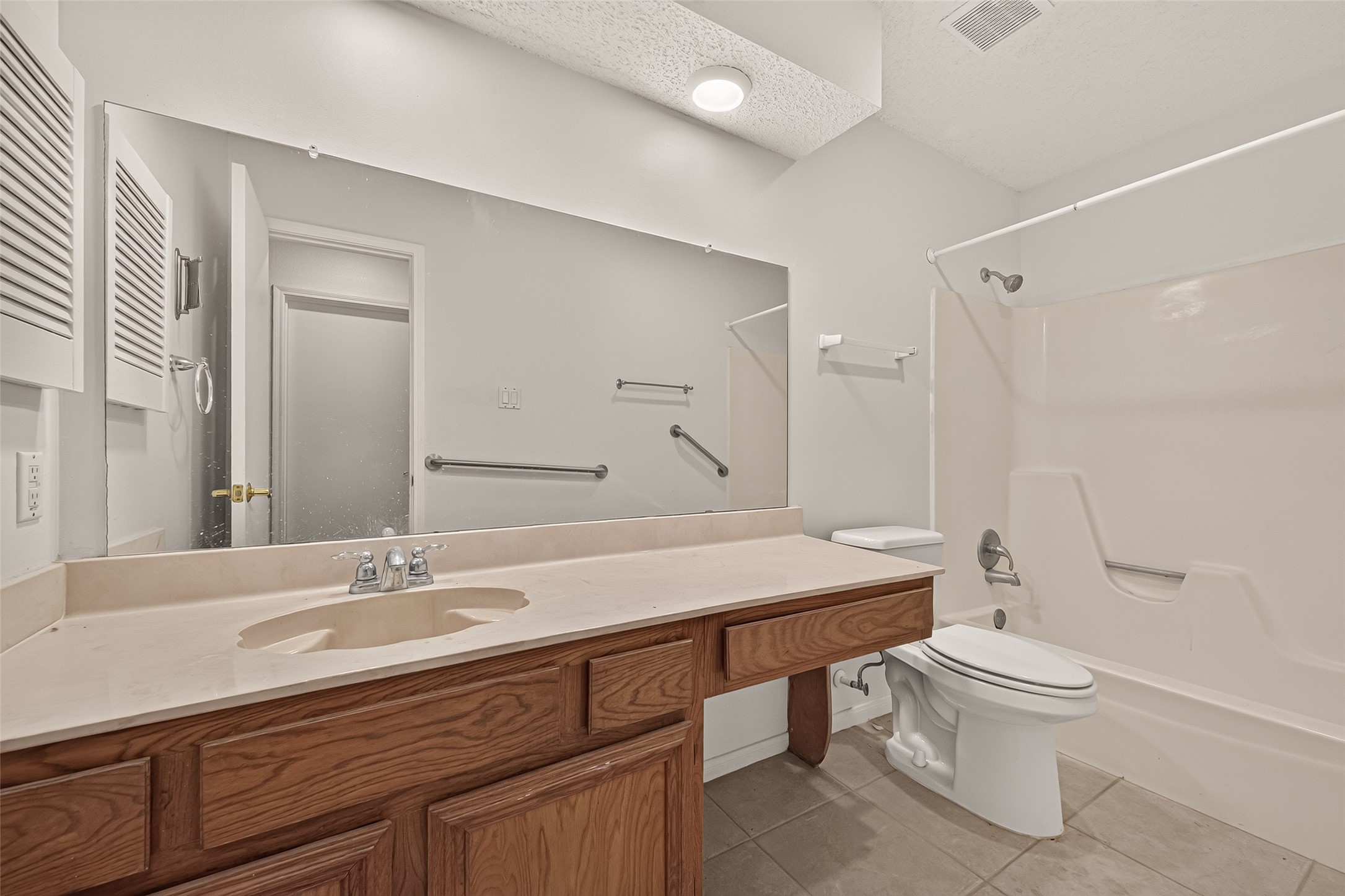 2nd Bathroom