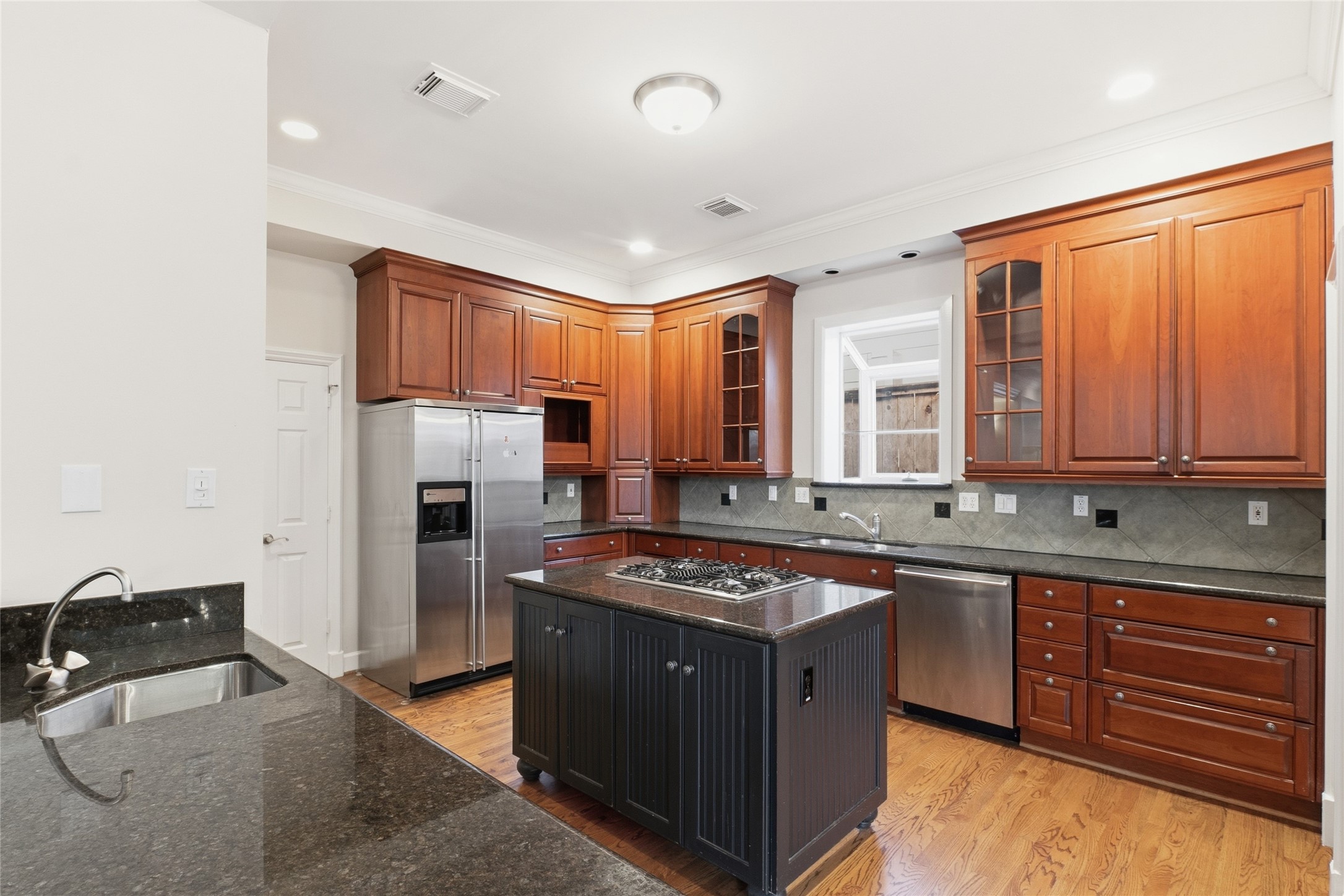 5910 Lake Street, Houston, TX 77005