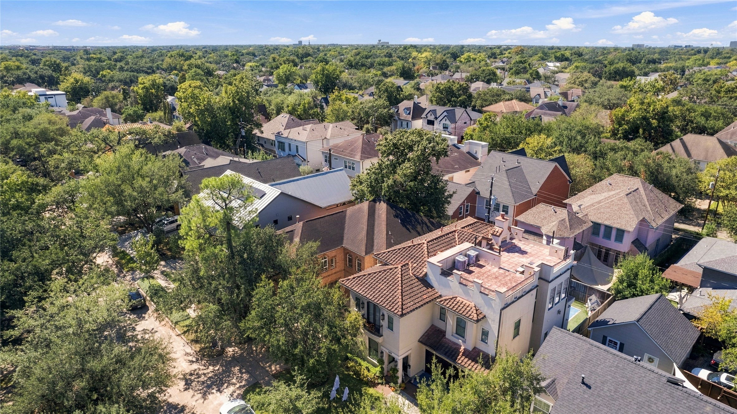 5910 Lake Street, Houston, TX 77005