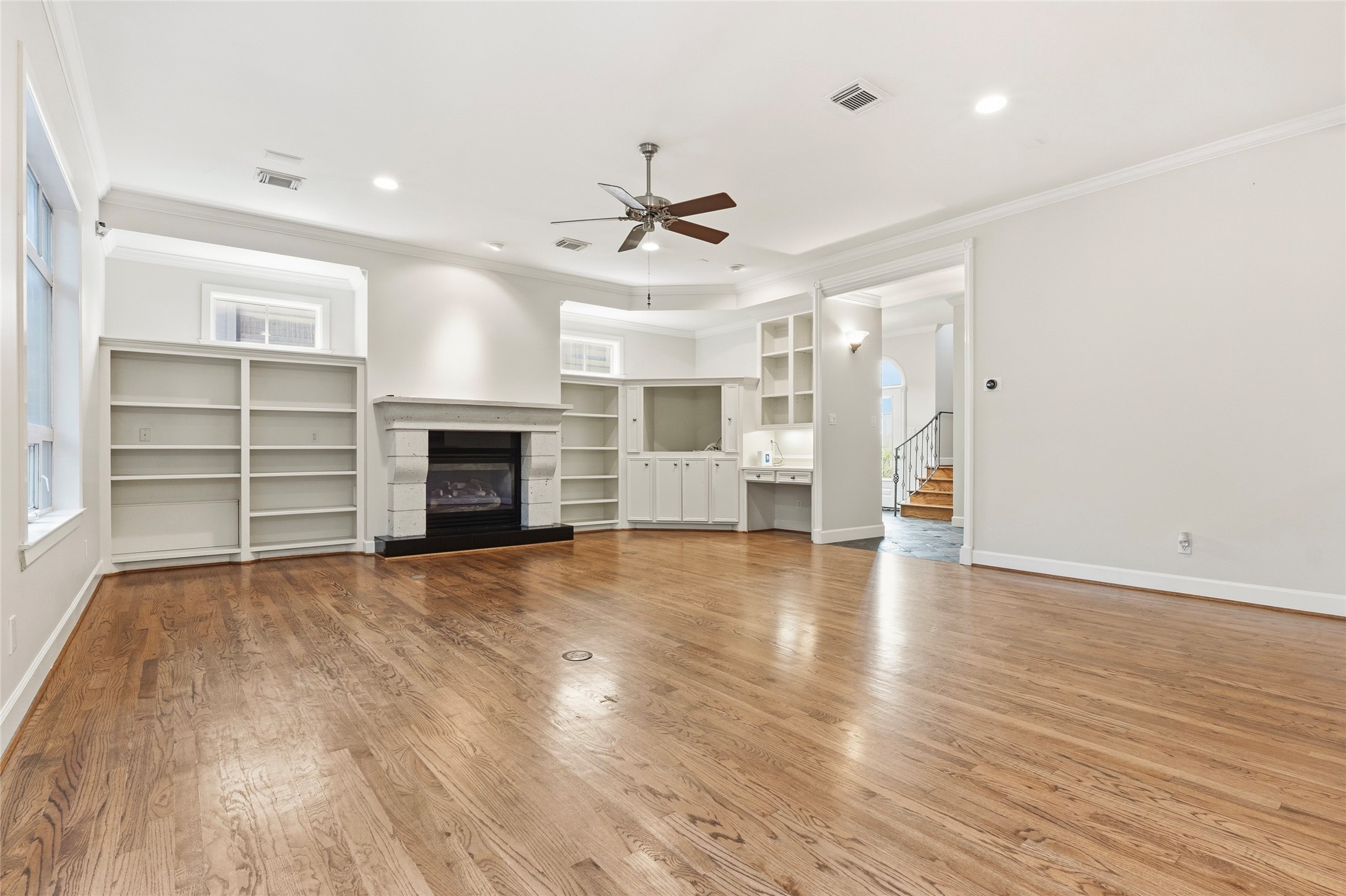 5910 Lake Street, Houston, TX 77005 5910 Lake Street, Houston, TX 77005