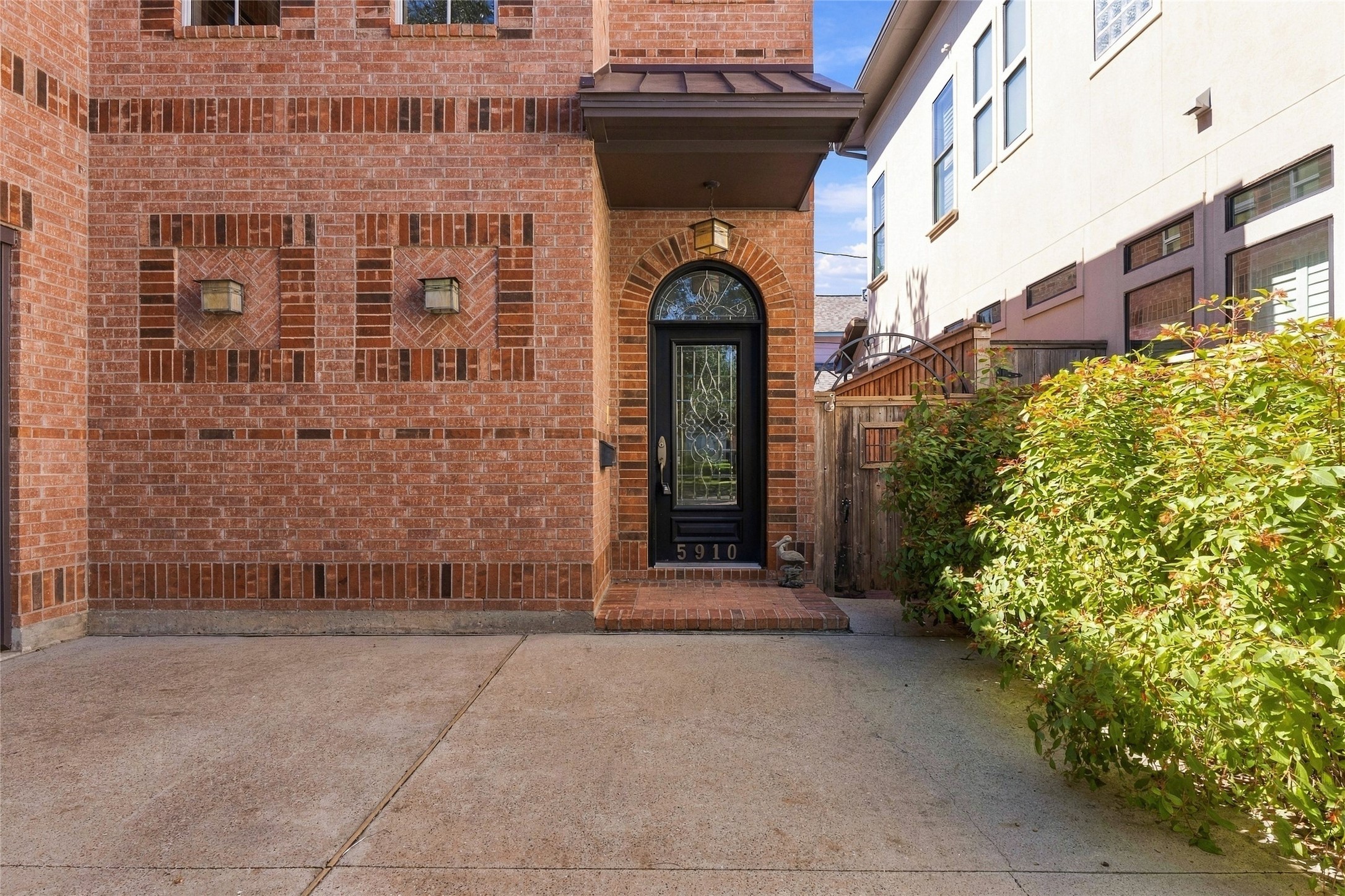 5910 Lake Street, Houston, TX 77005 5910 Lake Street, Houston, TX 77005