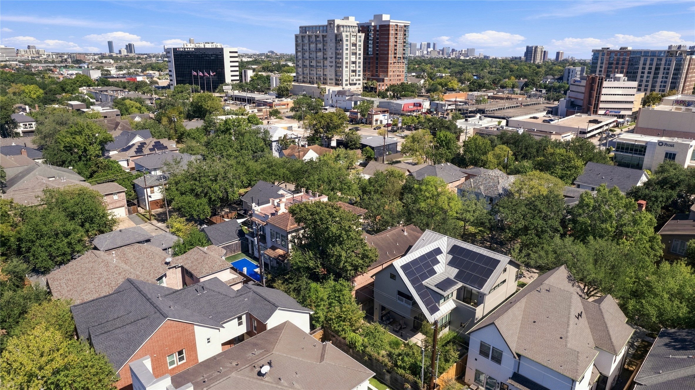 5910 Lake Street, Houston, TX 77005