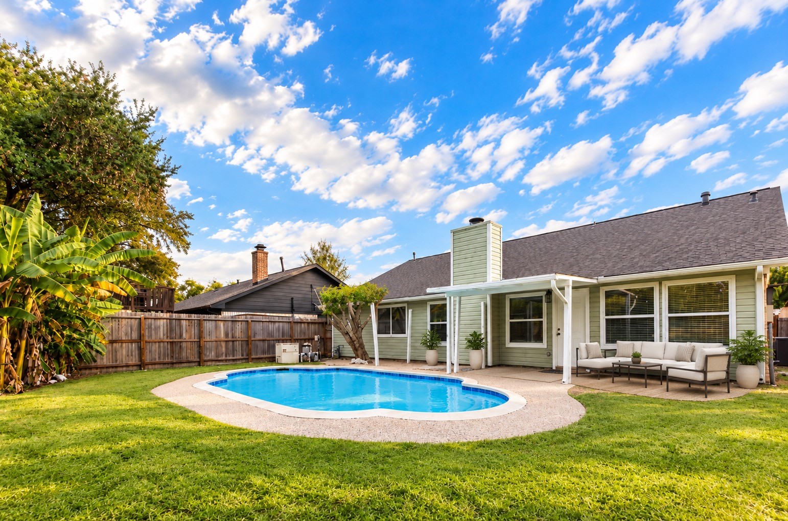 patio furniture virtually staged