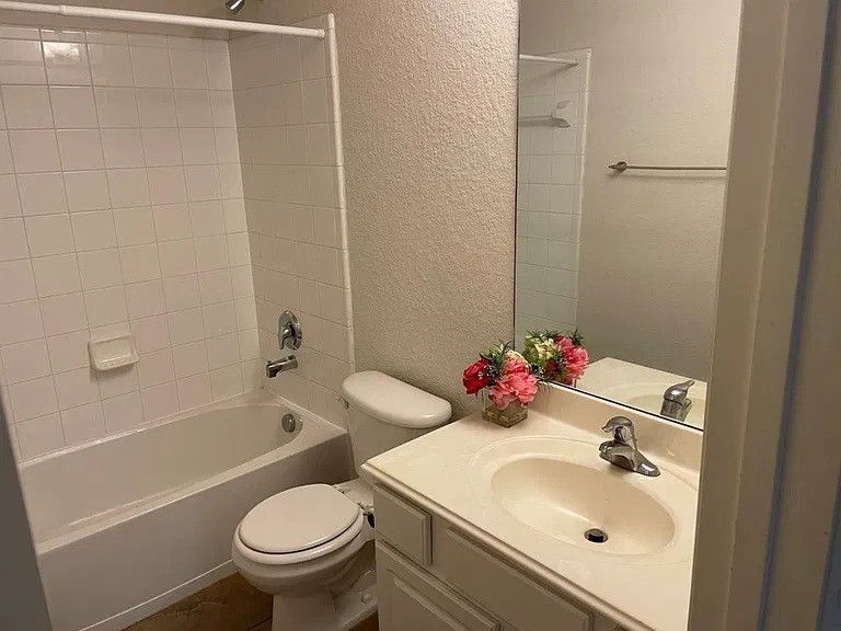6022 Indian Creek, Missouri City, TX 77459