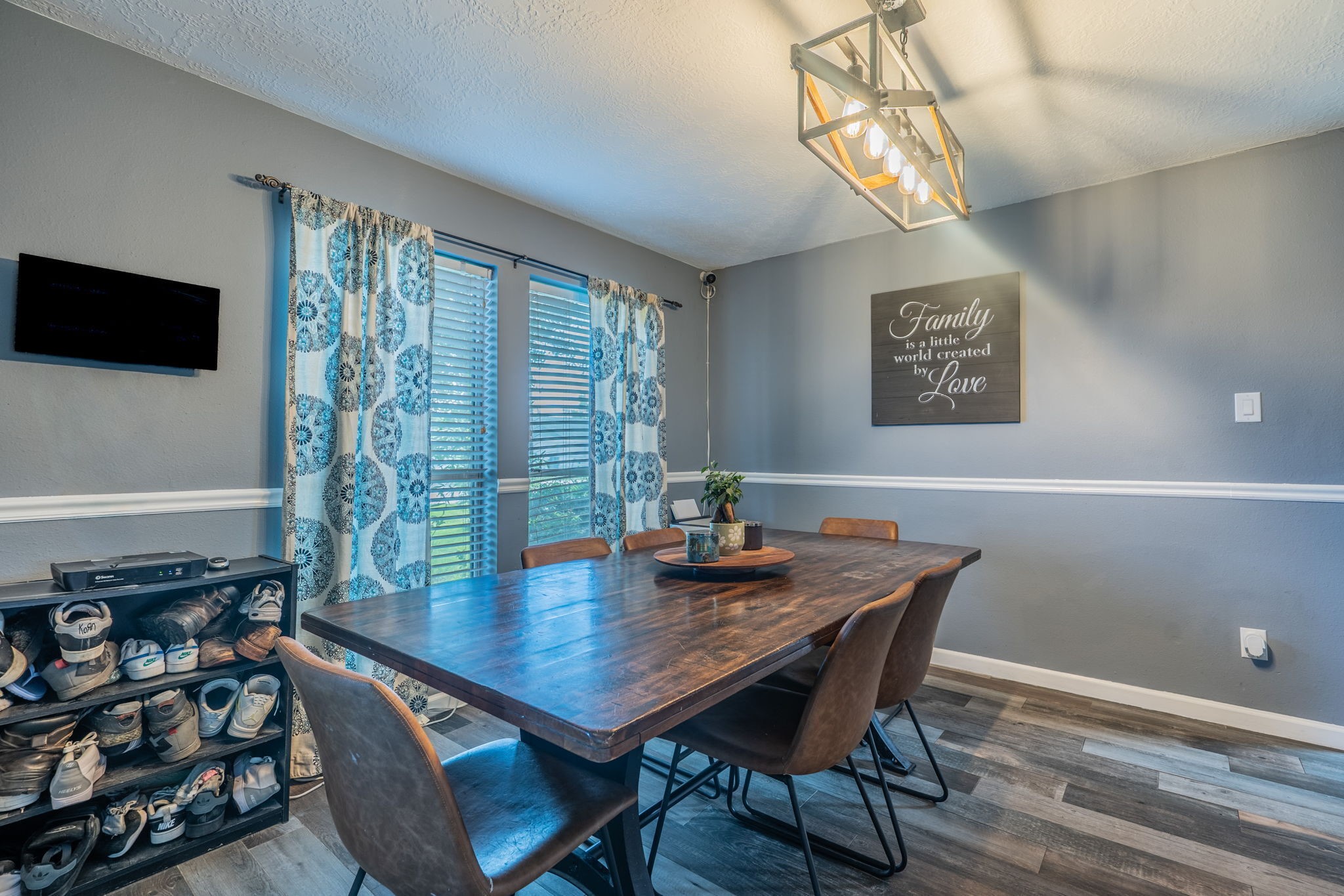 2304 Caroline Street, Dickinson, TX 77539