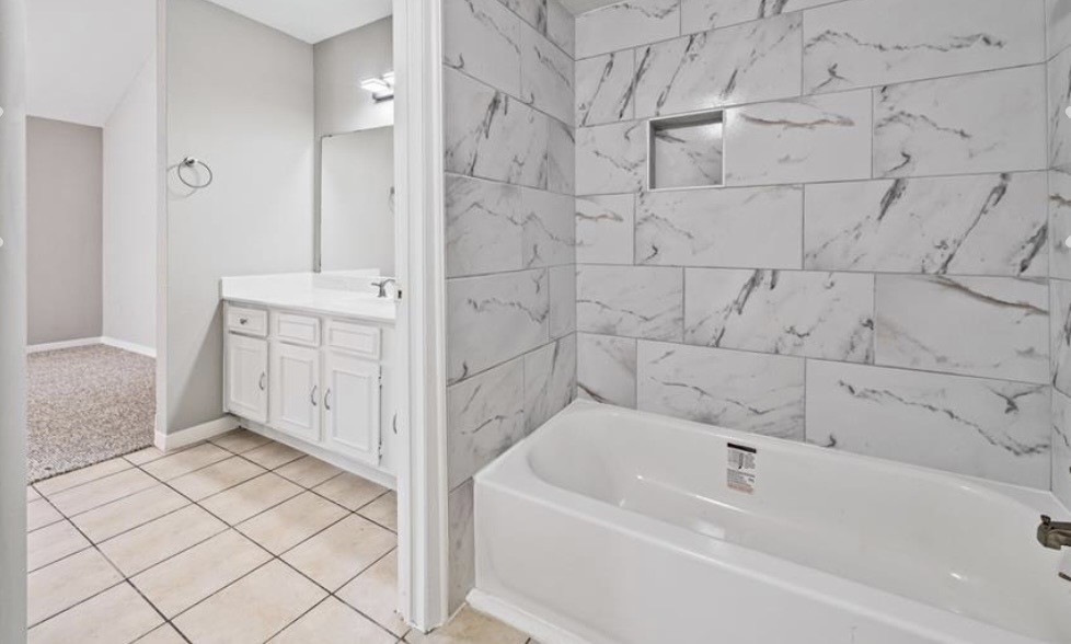 9809 Richmond Avenue, #E14, Houston, TX 77042