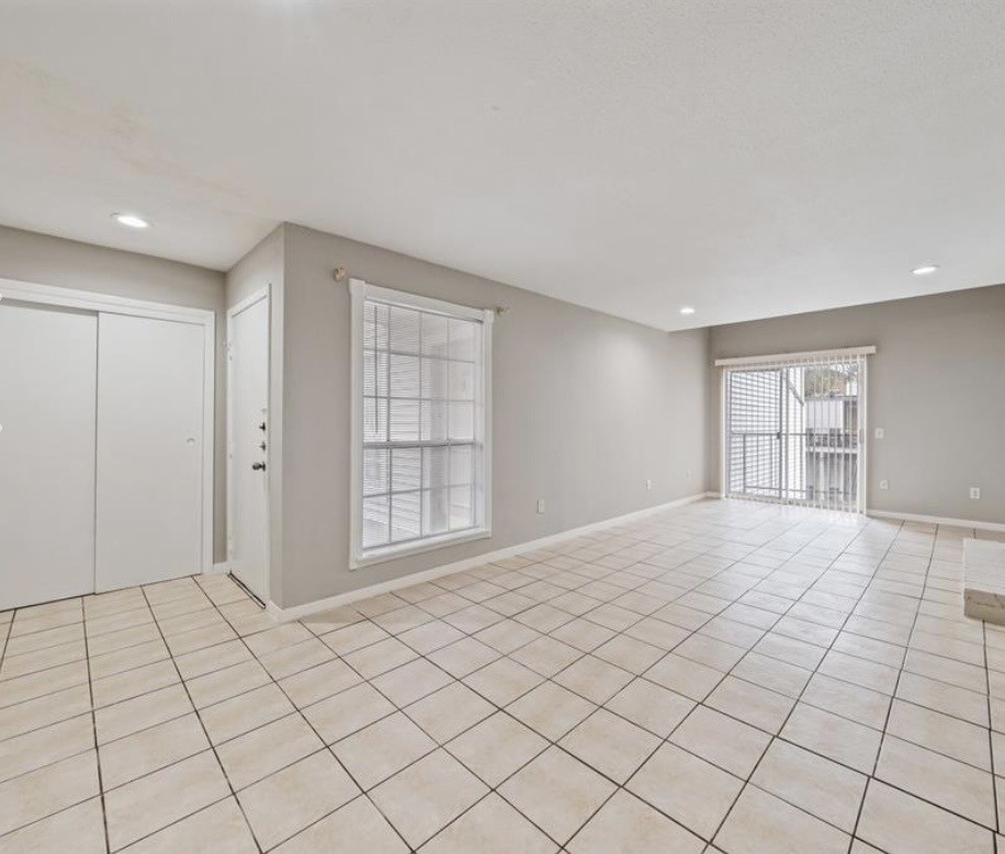 9809 Richmond Avenue, #E14, Houston, TX 77042