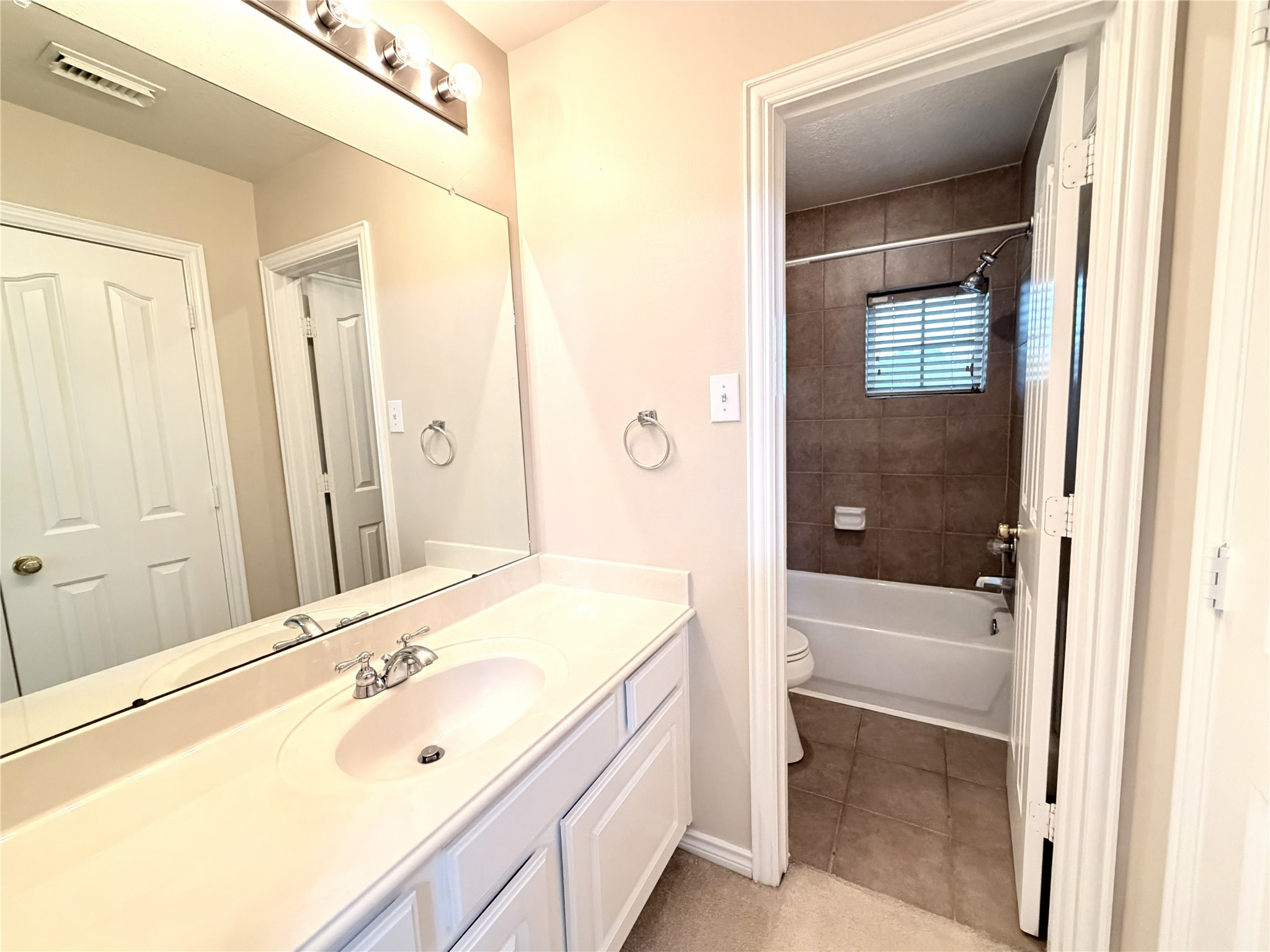3043 Fallbrook Drive, Pearland, TX 77584