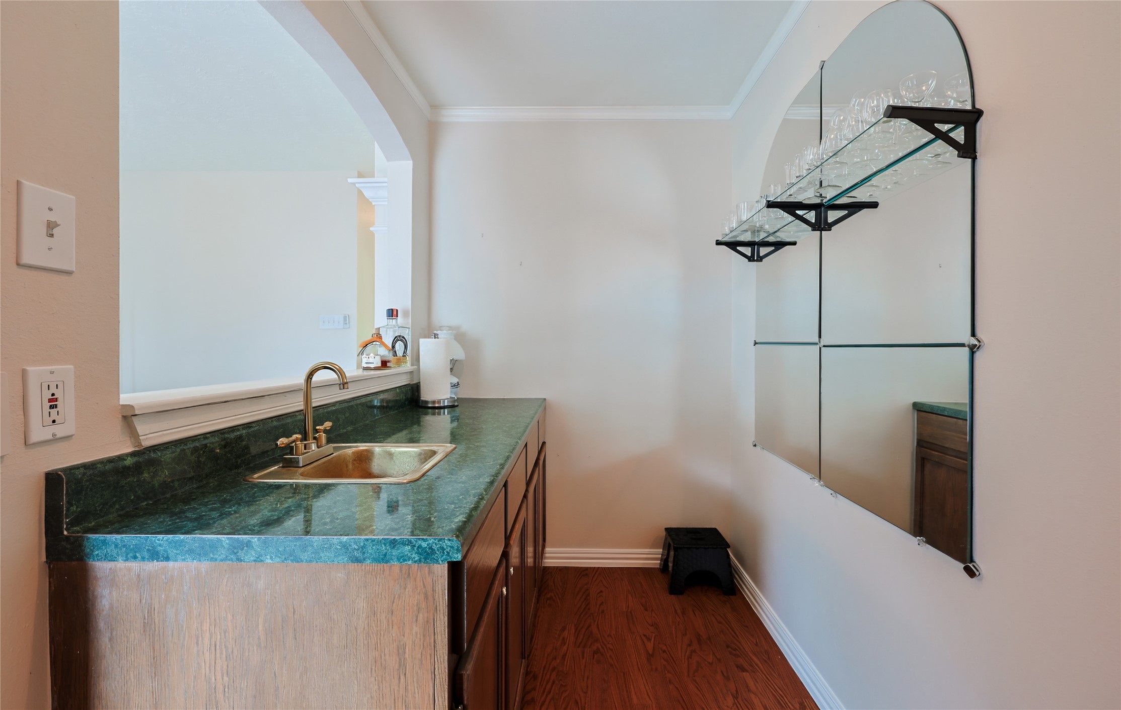 Wet bar