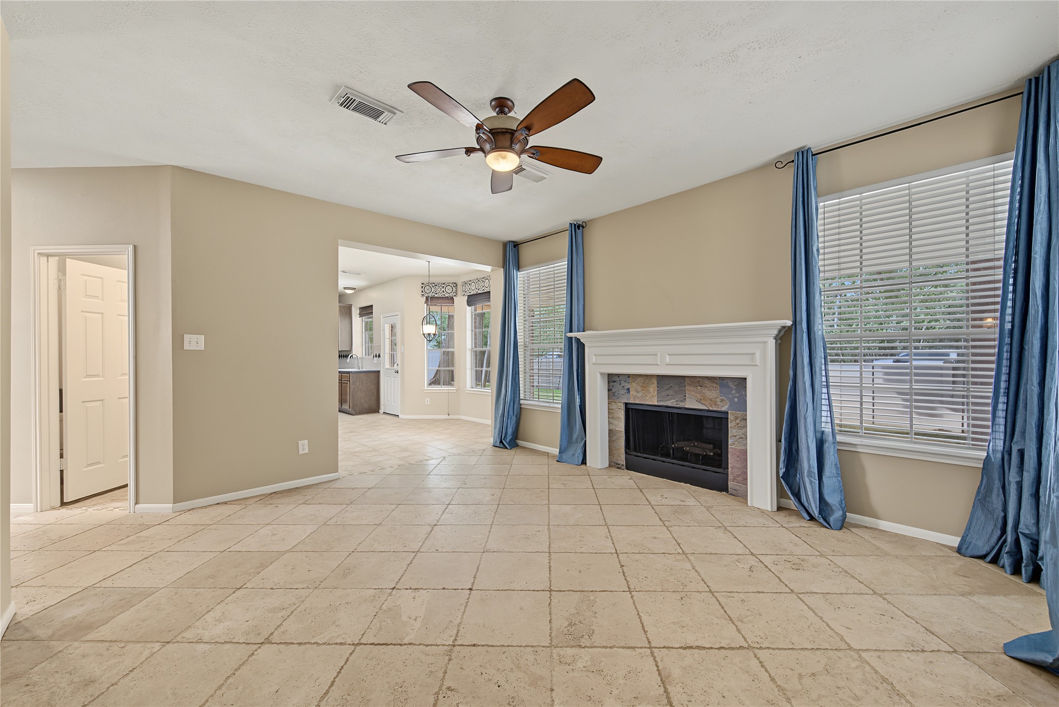 2302 Piney Woods Drive, Pearland, TX 77581