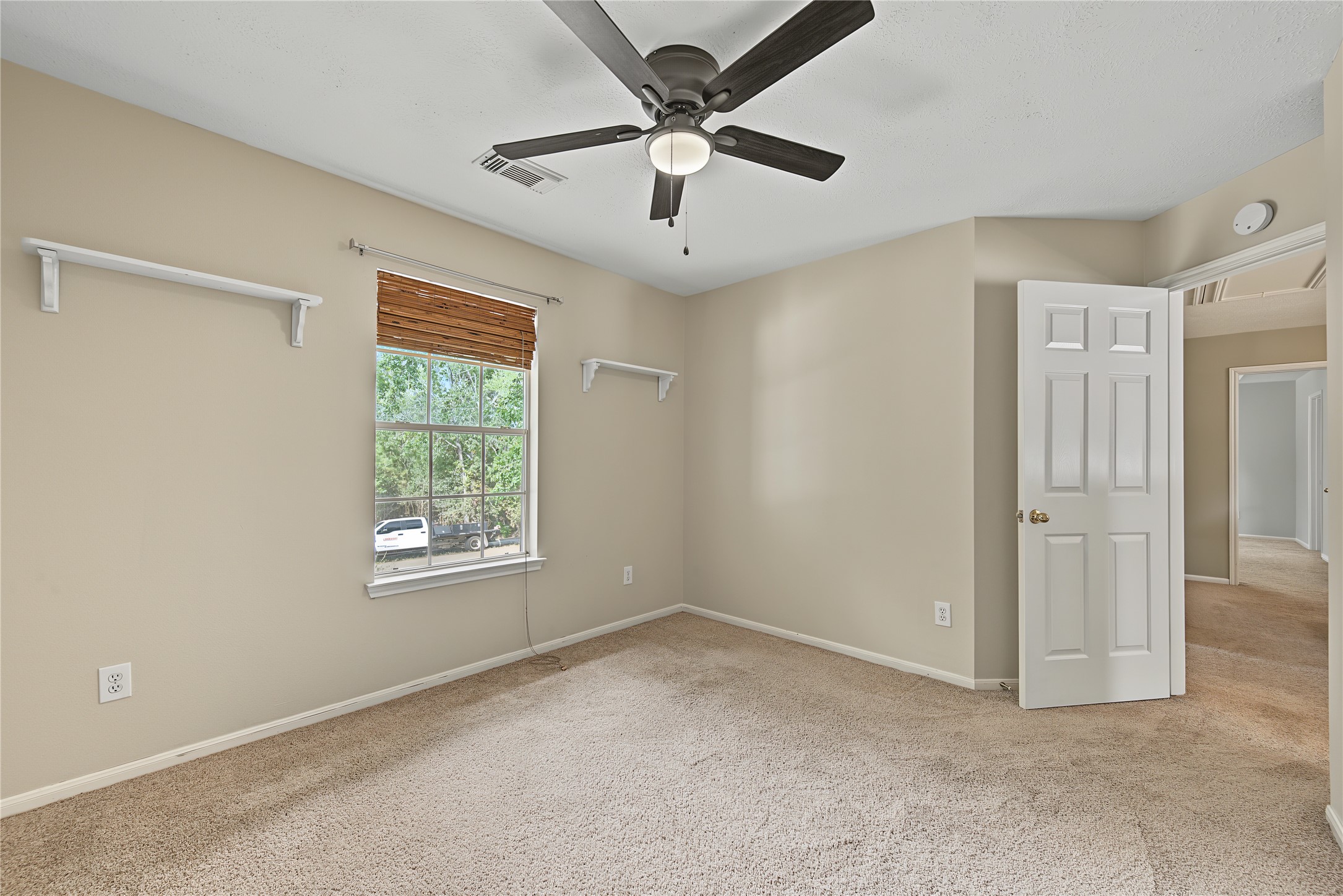 2302 Piney Woods Drive, Pearland, TX 77581