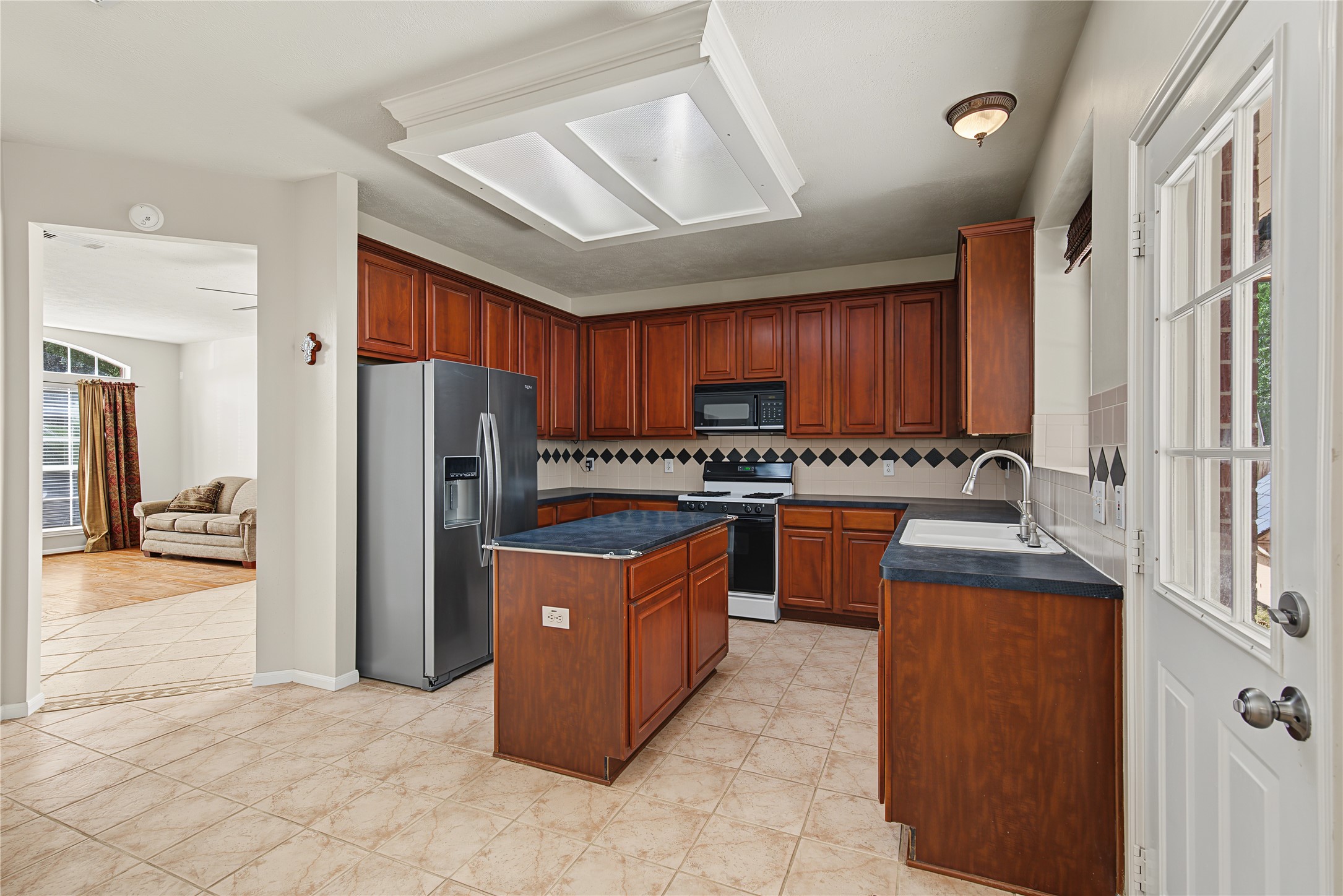 2302 Piney Woods Drive, Pearland, TX 77581