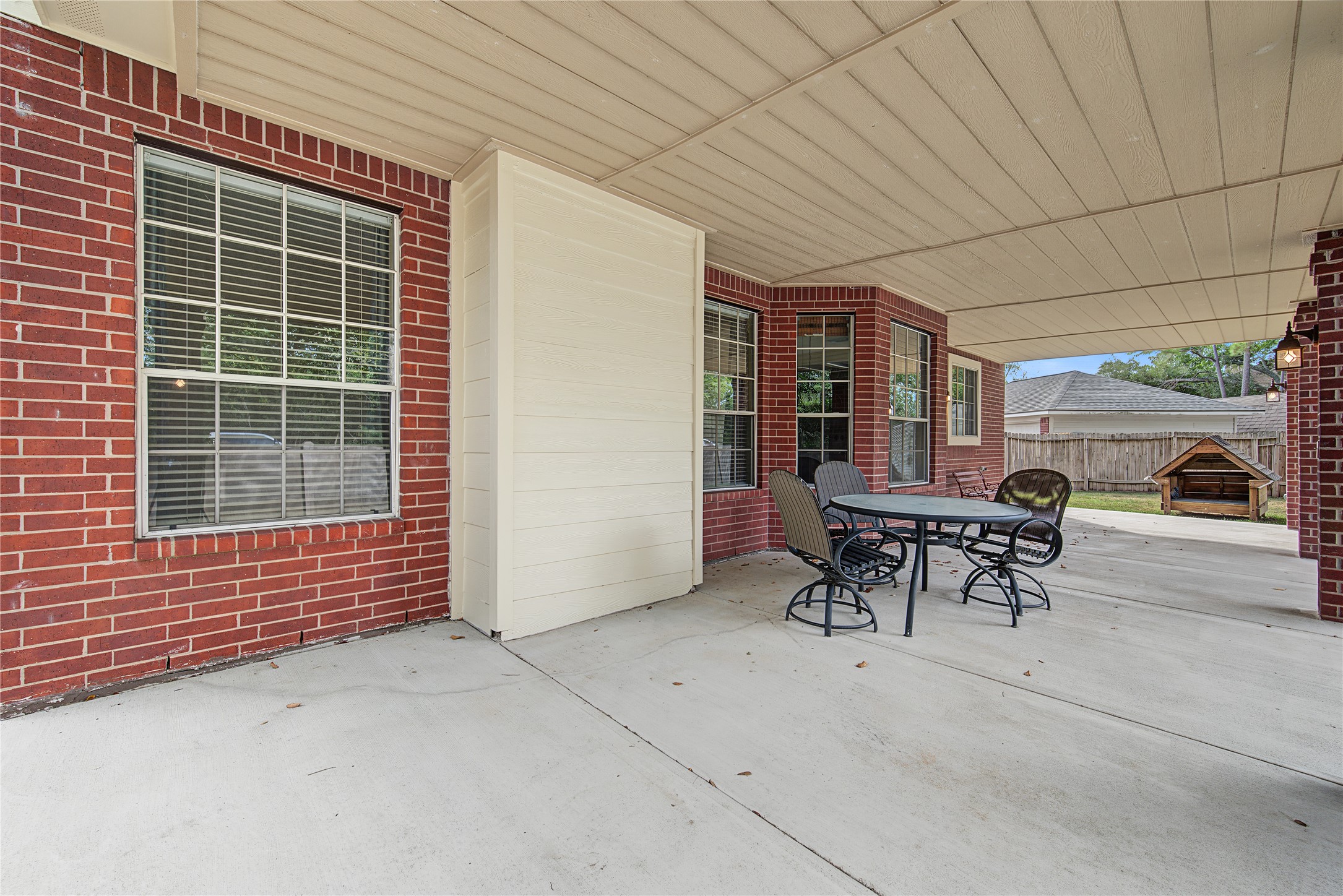 2302 Piney Woods Drive, Pearland, TX 77581