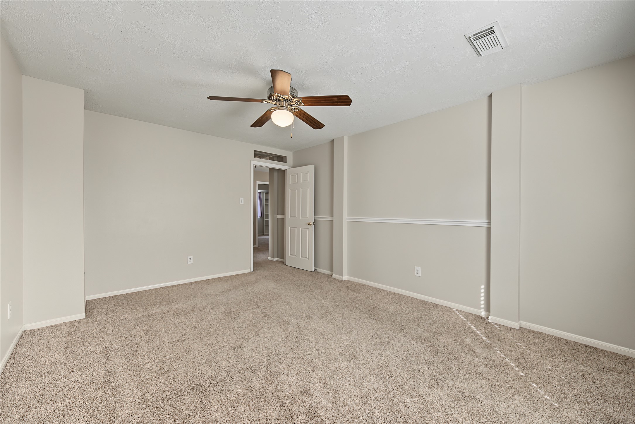 2302 Piney Woods Drive, Pearland, TX 77581