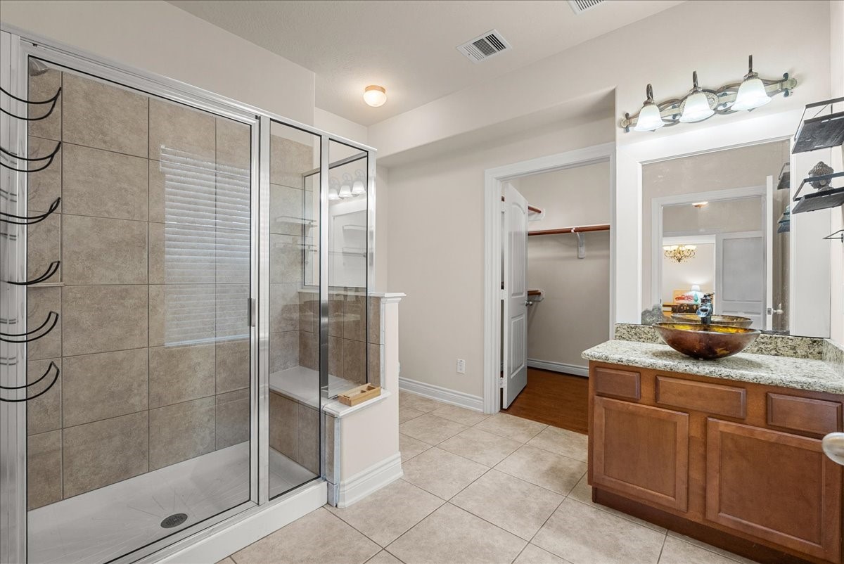 5230 Lagoon Court, Bacliff, TX 77518