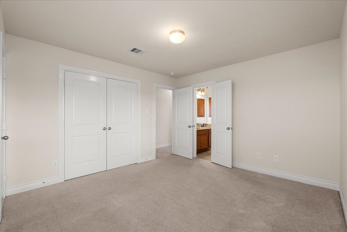 5230 Lagoon Court, Bacliff, TX 77518