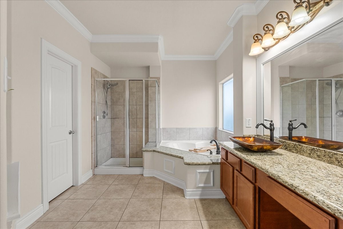 5230 Lagoon Court, Bacliff, TX 77518