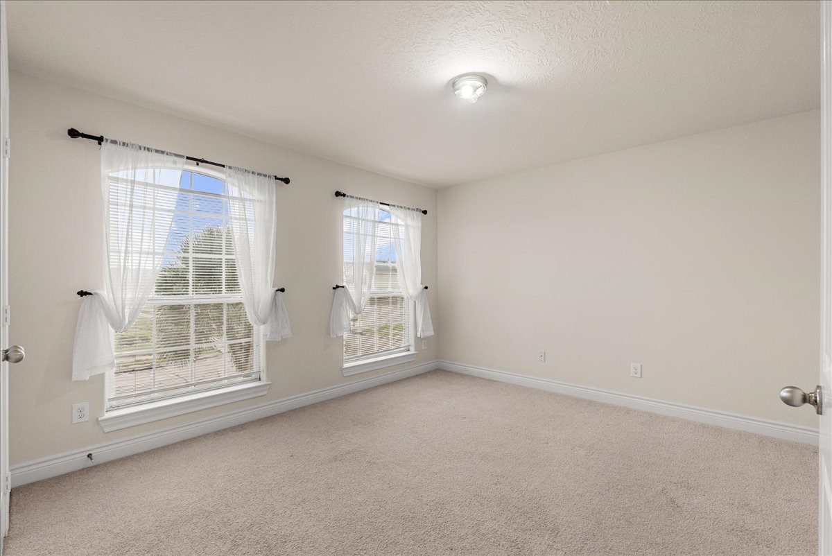 5230 Lagoon Court, Bacliff, TX 77518